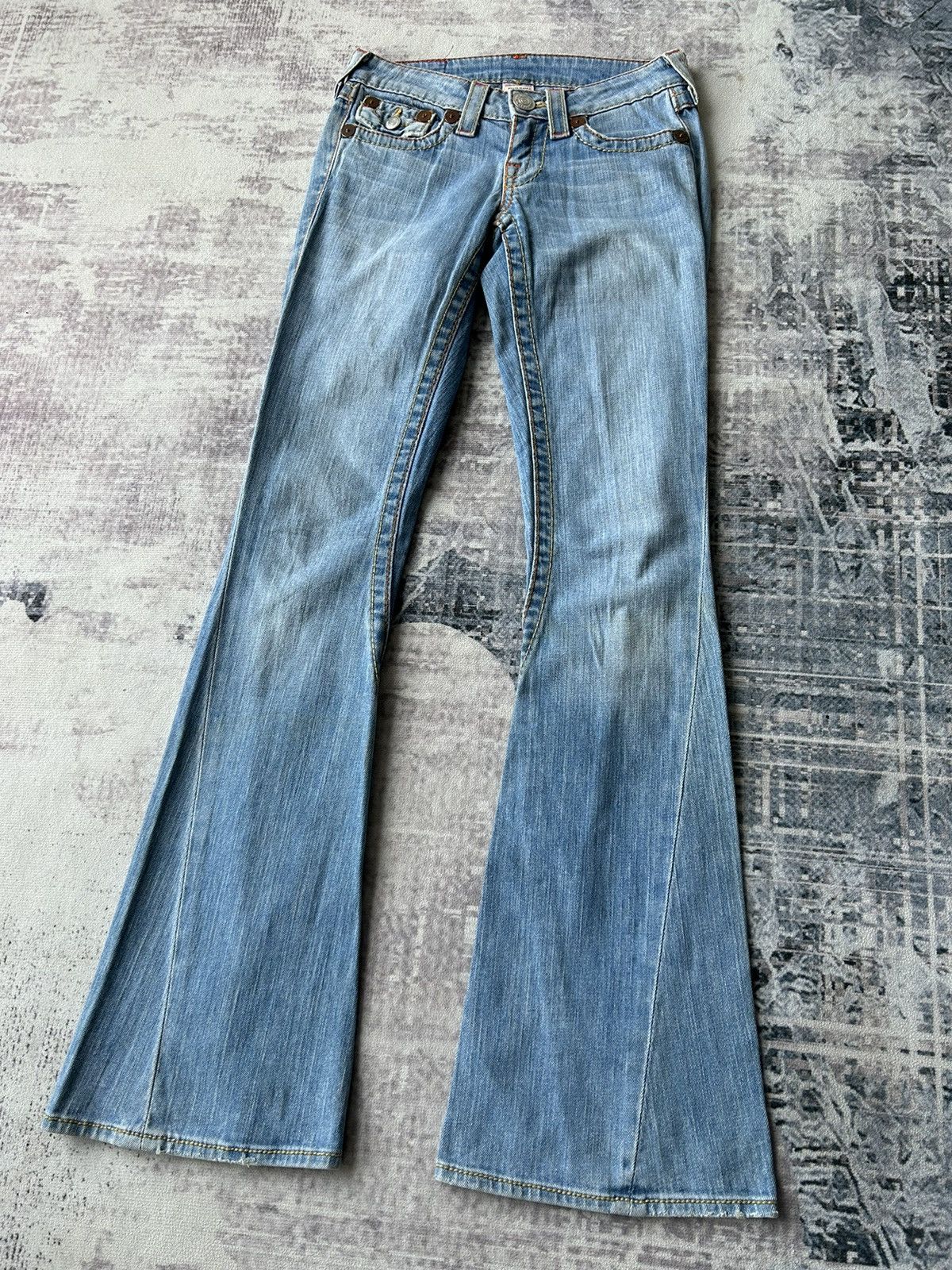True Religion Flared True Religion Embroidery Jeans Size 27" / US 4 / IT 40 - 3 Thumbnail