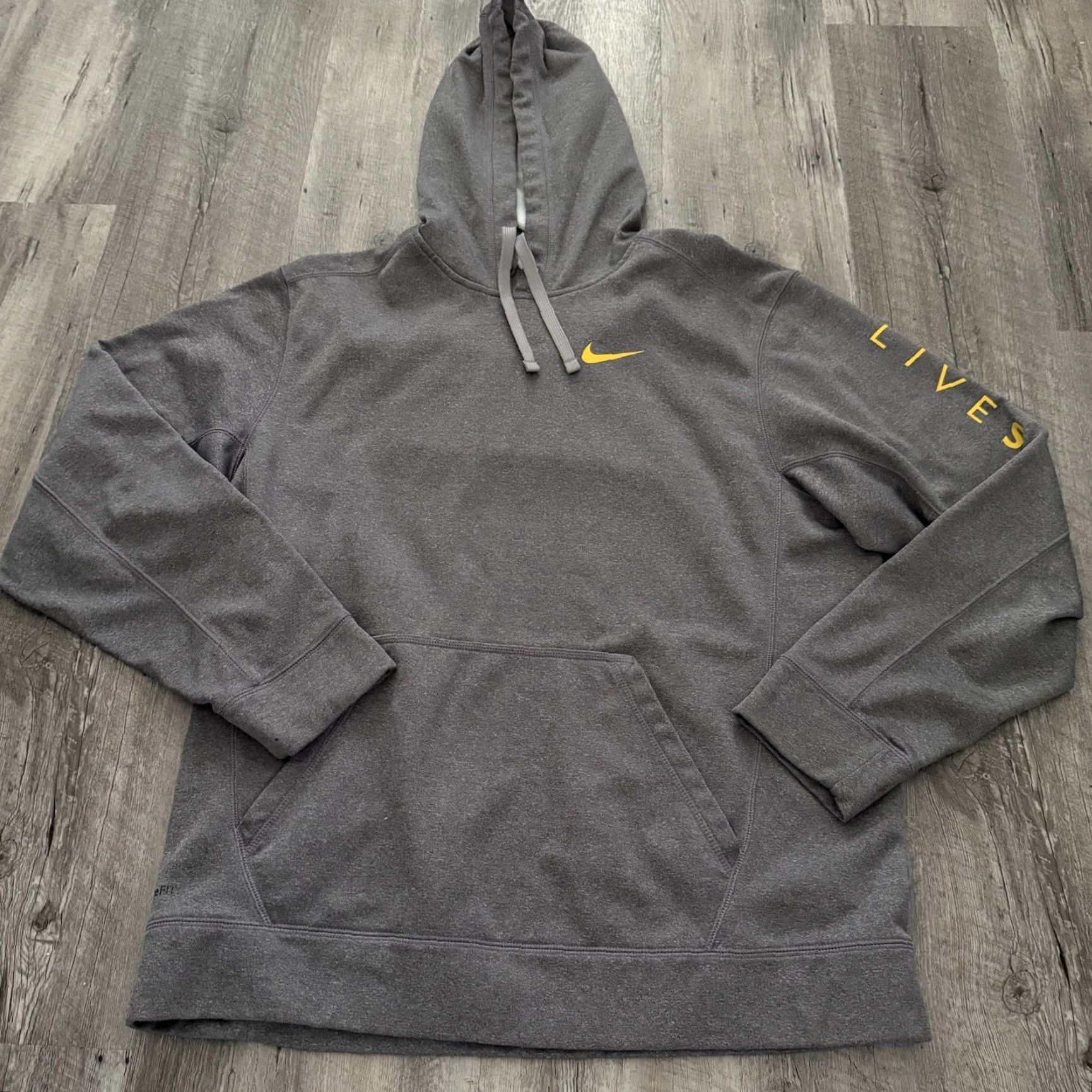 Nike VINTAGE Nike Livestrong Hoodie Mens L Gray Pullover Fleece Athletic Armstong Lite Size US L / EU 52-54 / 3 - 7 Thumbnail