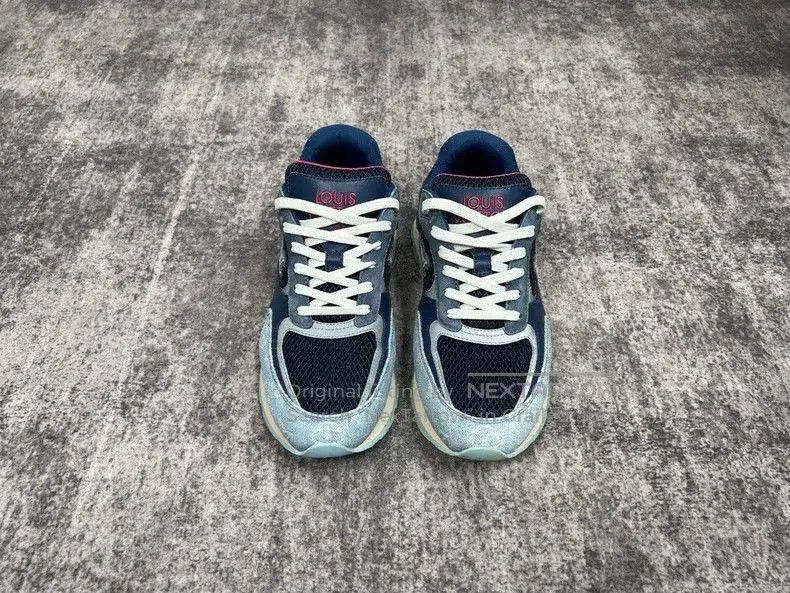 Louis Vuitton LOUIS VUITTON LV RUNAWAY Sneakers. Size US 8 / EU 41 - 2 Thumbnail