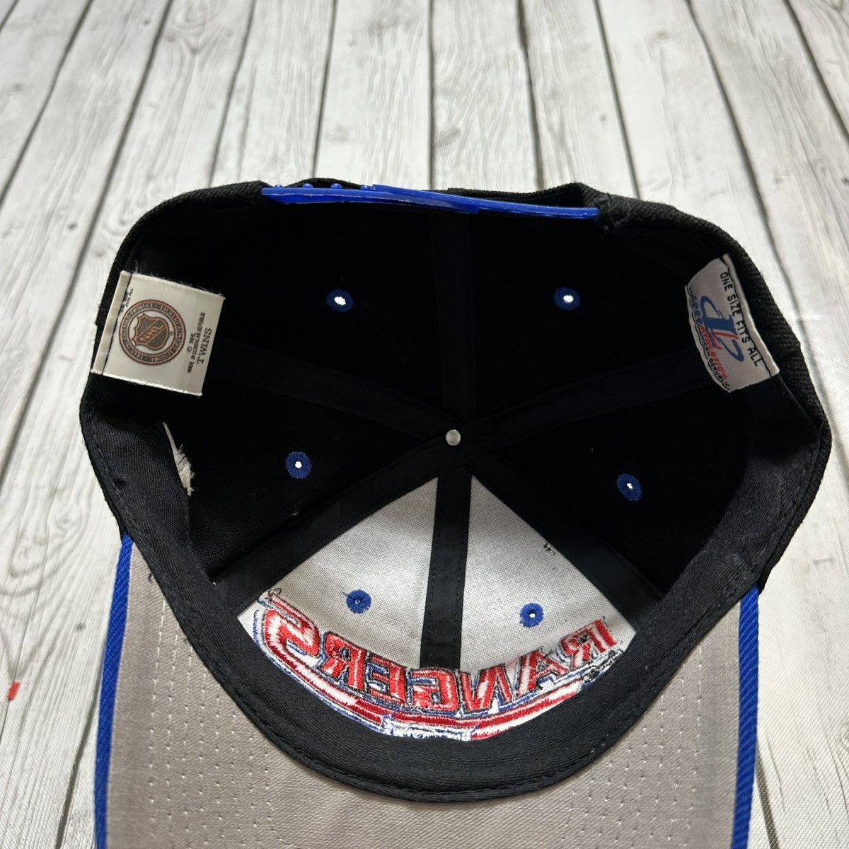 Logo Athletic × NHL × Vintage Vintage New York Rangers hat Size ONE SIZE - 4 Thumbnail