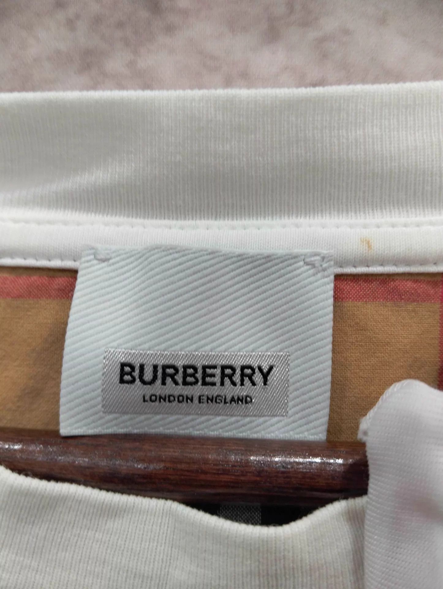 Burberry Burberry Check Crewneck Short Sleeve T-Shirt S 95 New Size S / US 4 / IT 40 - 3 Thumbnail
