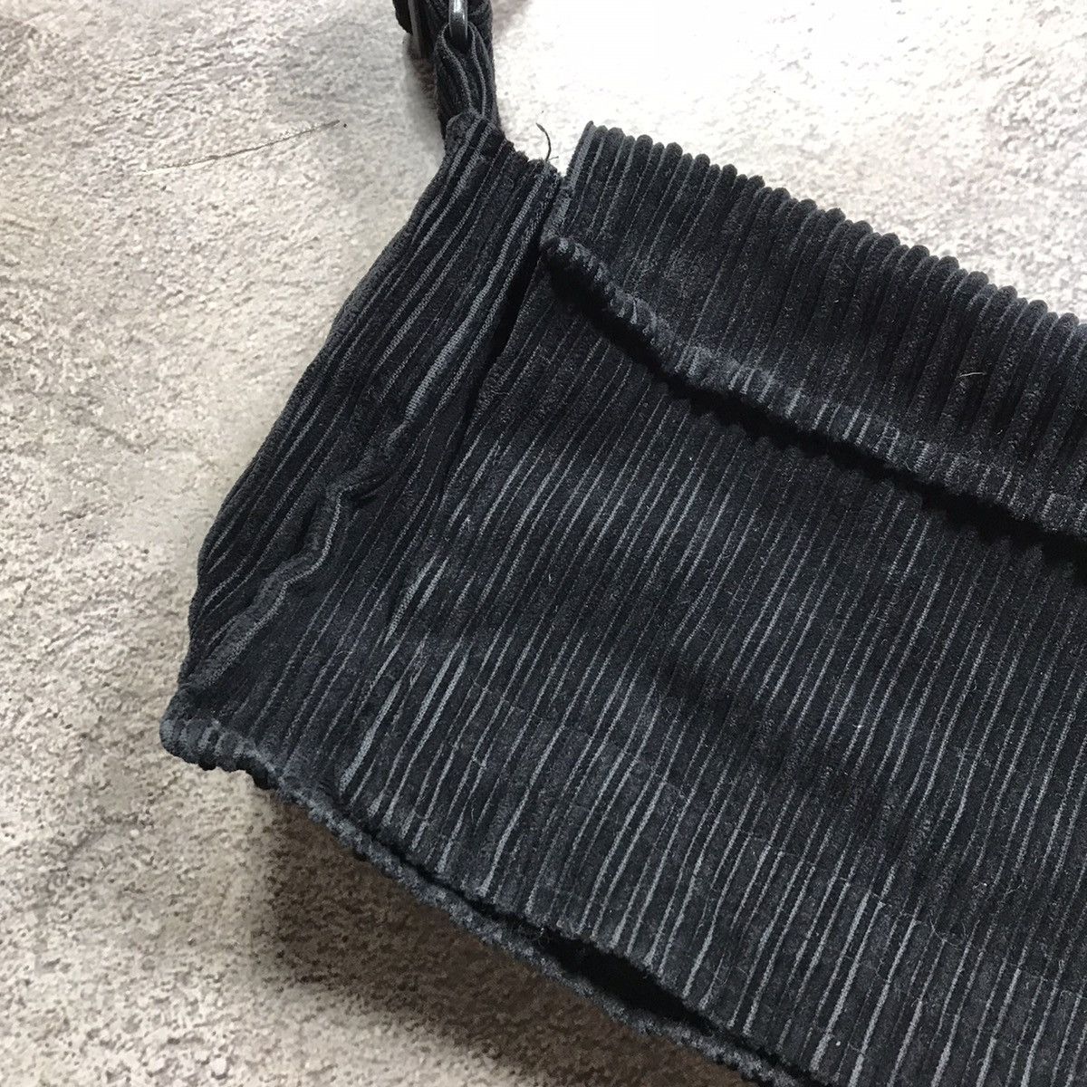 Japanese Brand vintage japan crossbody bag tactical with pockets 90s Y2K Size ONE SIZE - 3 Thumbnail