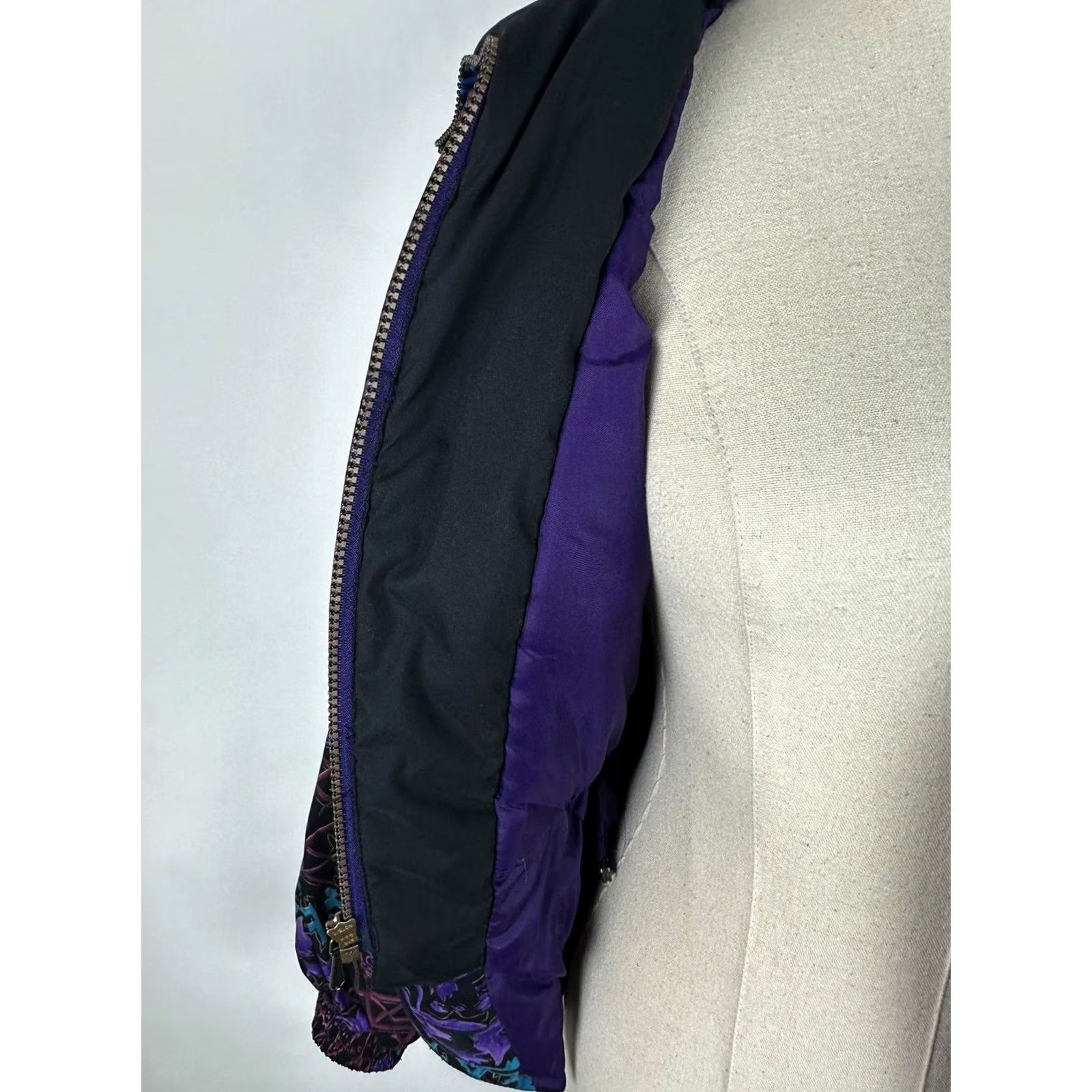Vintage VINTAGE Skiing Passport Jacket Womens XS 90s Bohemian Paisley Embroidered Puffer Purple Size XS / US 0-2 / IT 36-38 - 5 Thumbnail