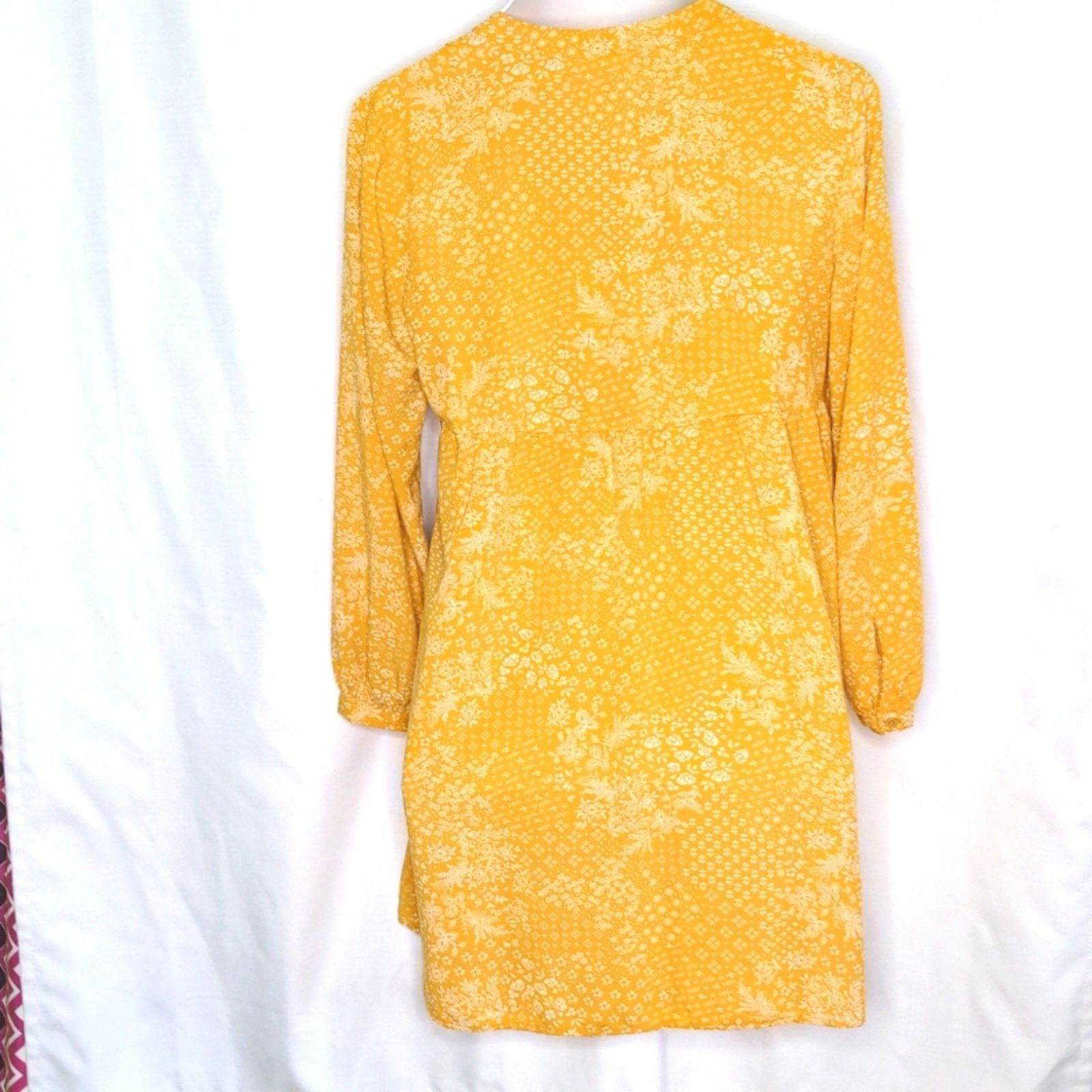Old Navy OLD NAVY Mustard Yellow Floral Print Boho V-Neck Dress Med Size M / US 6-8 / IT 42-44 - 2 Thumbnail