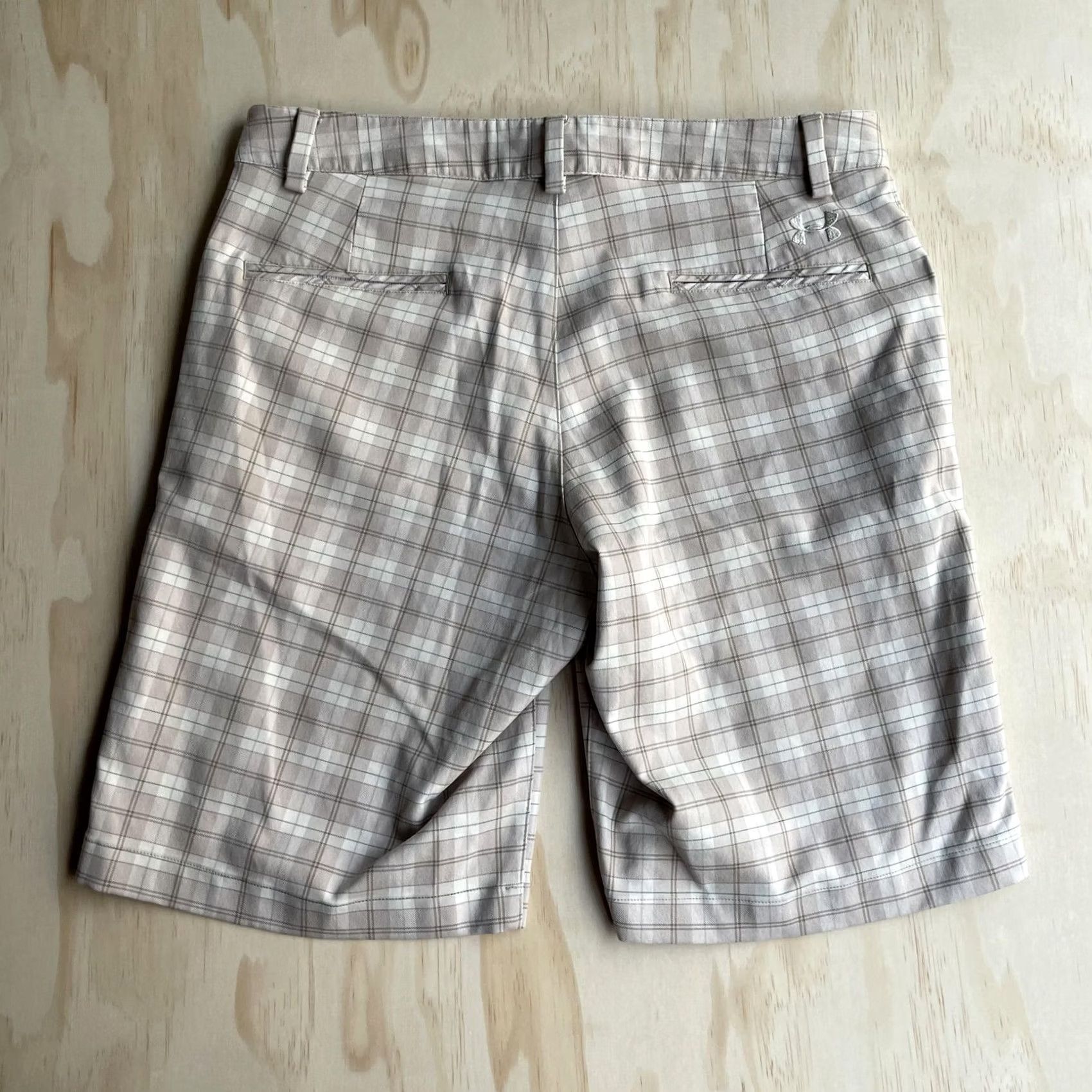 Under Armour Under Armour Shorts Mens 34 Beige Plaid Chino Flat Front Golf Performance Casual Mens Size US 34 / EU 50 - 5 Thumbnail