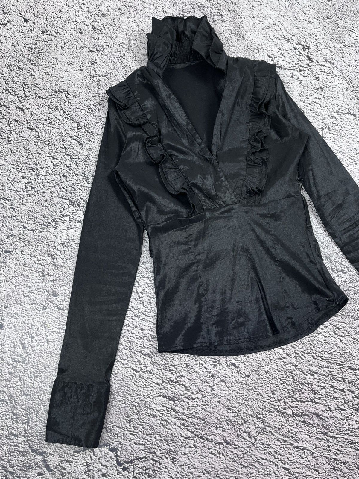 Japanese Brand Vintage AvantGarde Ruffle Blouse Shirt Top Gothic Size M / US 6-8 / IT 42-44 - 2 Thumbnail