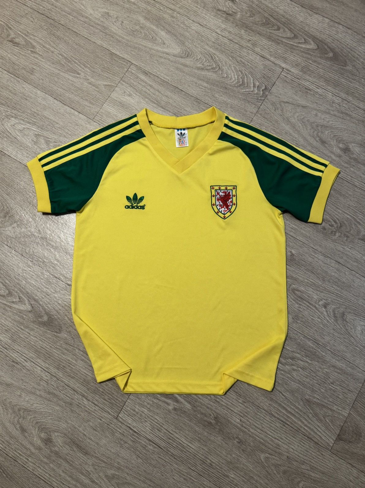 Adidas 🔷Retro Adidas Wales 1980/81 Soccer jersey🔷 Size US S / EU 44-46 / 1 - 1 Thumbnail