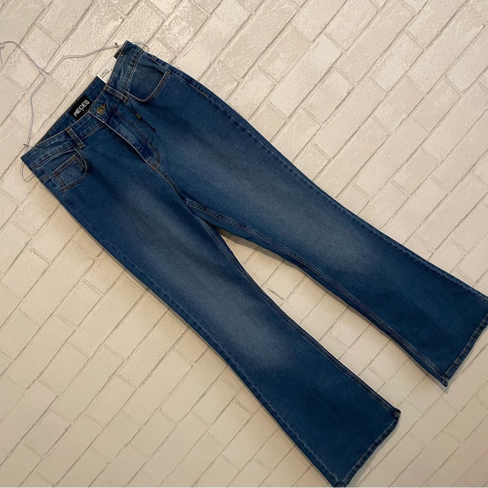 Pieces Uniques NWT $70 Pieces UK Denim Flare Fit High Waist Jeans MED NEW Size 28" / US 6 / IT 42 - 14 Thumbnail