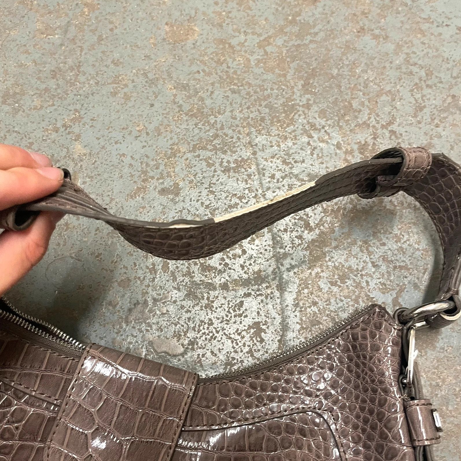 Guess Guess 2000s y2k vintage leather bag Size ONE SIZE - 10 Thumbnail