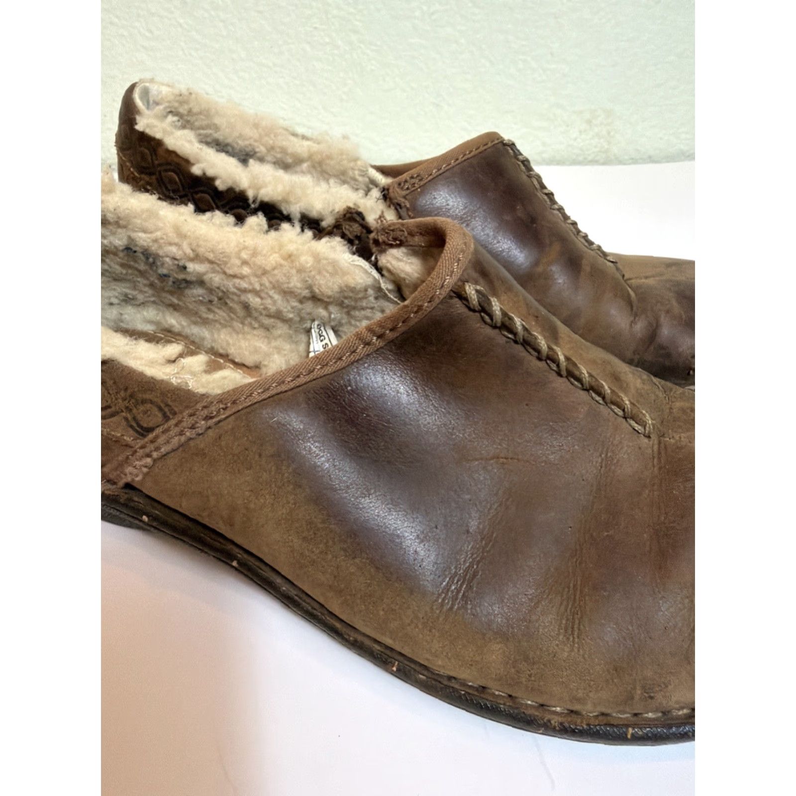 Ugg UGG® Australia 5747 Bettey Shearling Lined Driving Leather Loafers Clogs Sz 8 Size US 8 / IT 38 - 3 Thumbnail