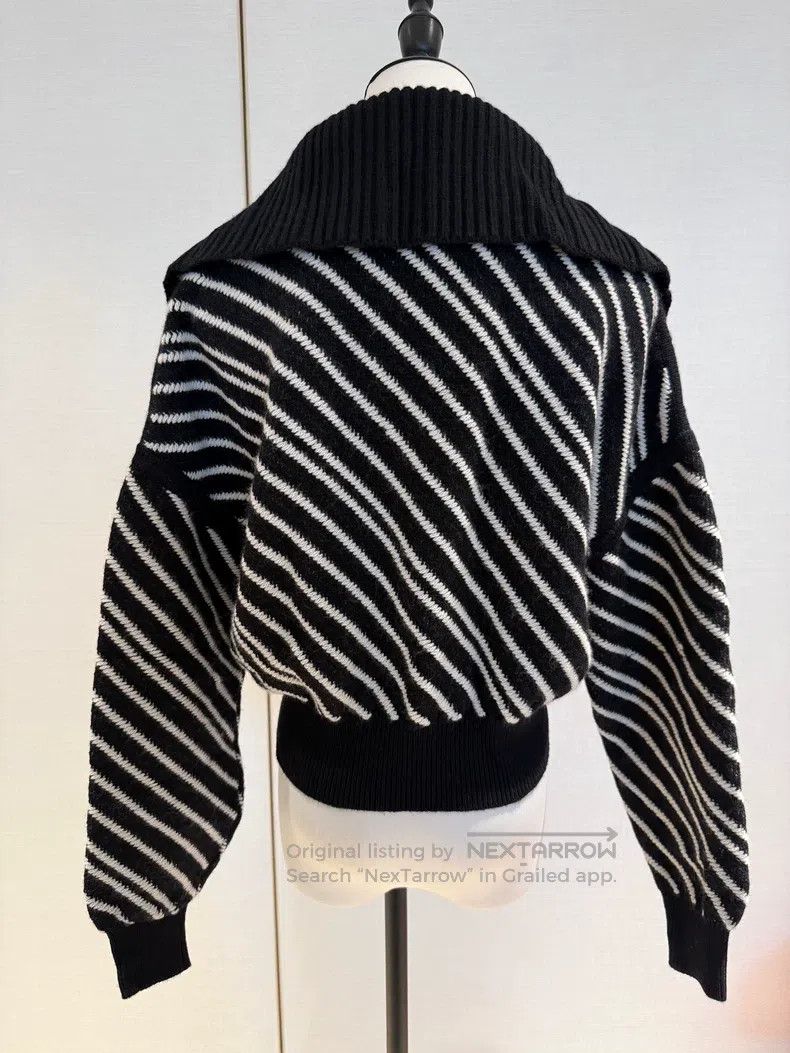 Chanel Chanel 21B black and white oblique striped shawl knitted s Size XXS / US 00 / IT 34 - 2 Thumbnail