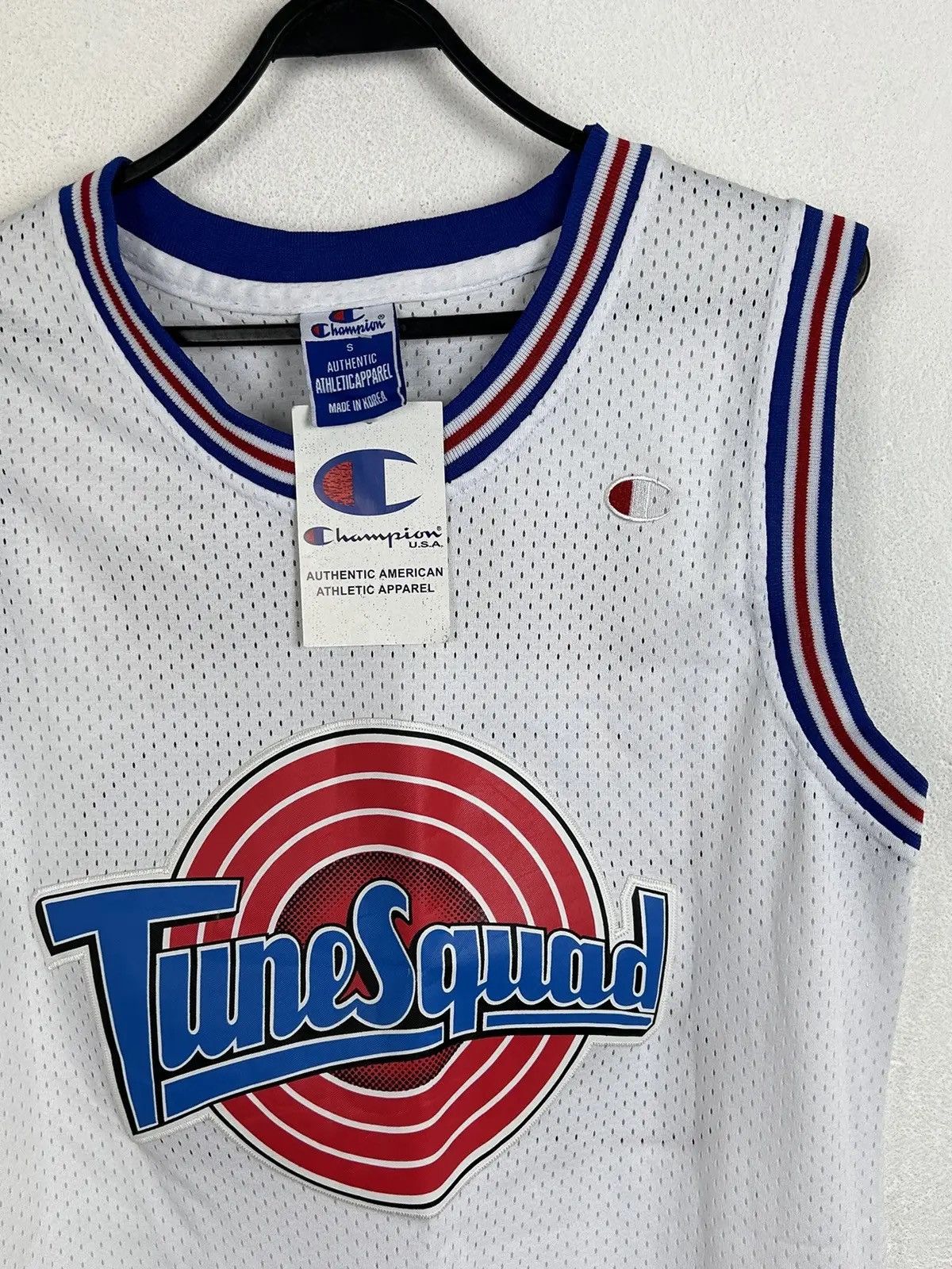 Champion BNWT 90s Vintage Champion Tune Squad Jordan #23 Jersey Size US S / EU 44-46 / 1 - 3 Thumbnail