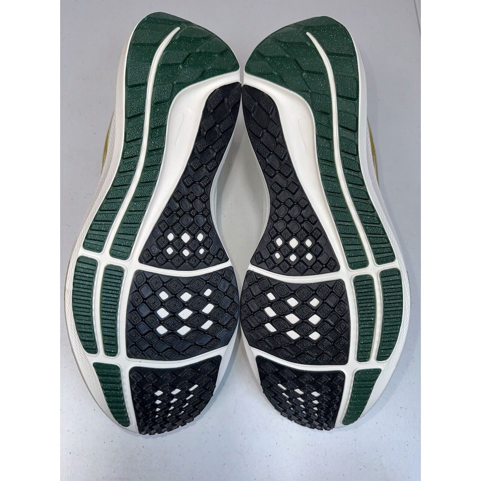 Nike Nike Air Zoom Pegasus 40 Men's Size 8.5 /10 Wmns(FV3631-081) Size US 8.5 / EU 41-42 - 5 Thumbnail