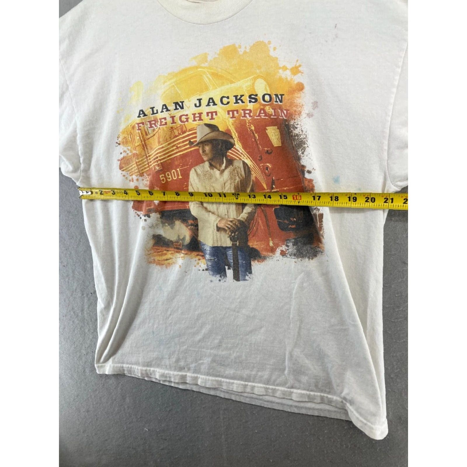 Vintage Alan Jackson Band T-Shirt XL White Graphic Print 2011 Tour Mens Size US XL / EU 56 / 4 - 2 Thumbnail