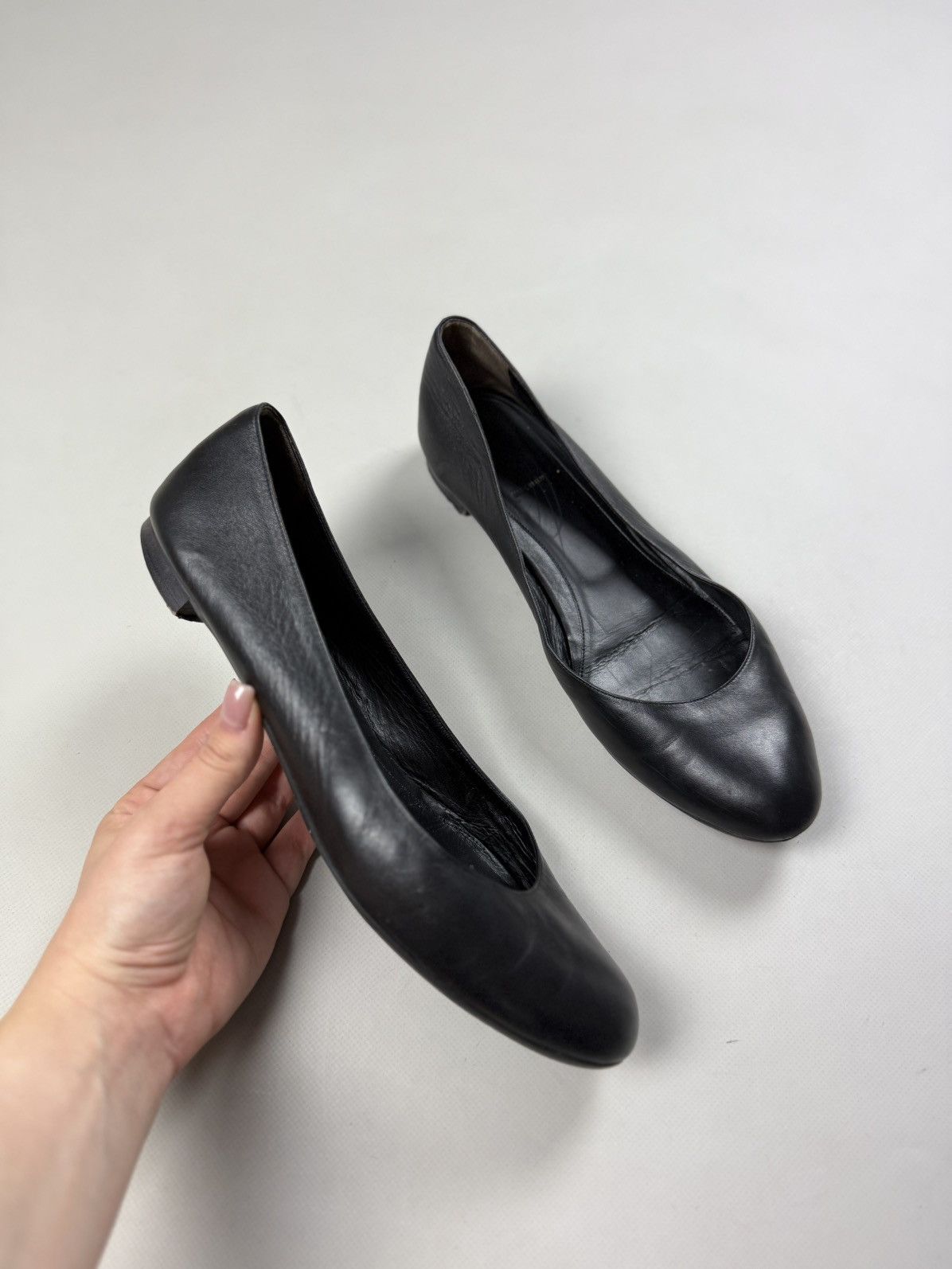 Fendi Fendi Roma Ladies Leather Flats Ballets Size 41 / US 11 Size US 11 / IT 41 - 5 Thumbnail