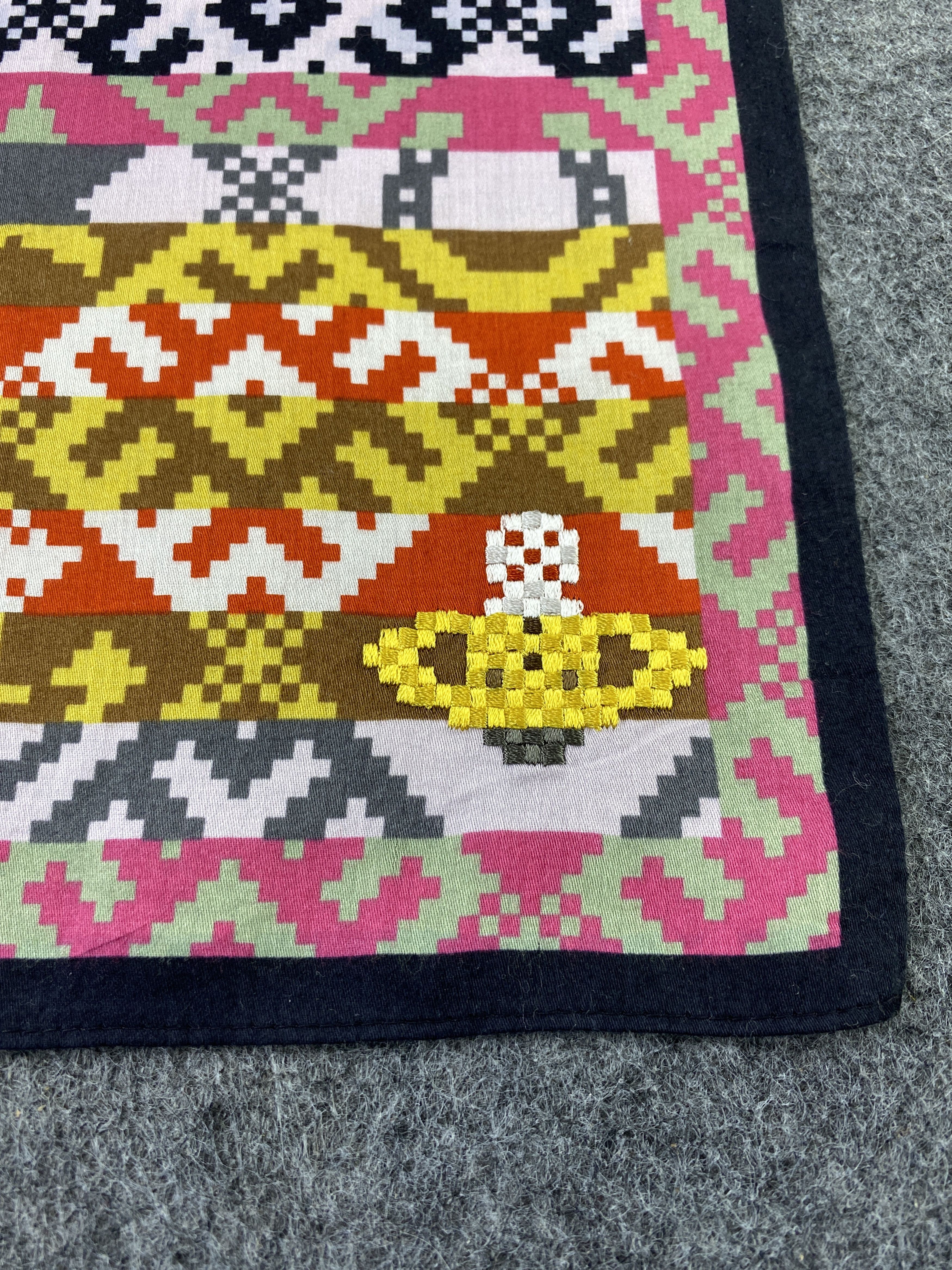 Designer Vivienne Westwood Handkerchief / Bandana / Neckerchief-B346 Size ONE SIZE - 5 Thumbnail
