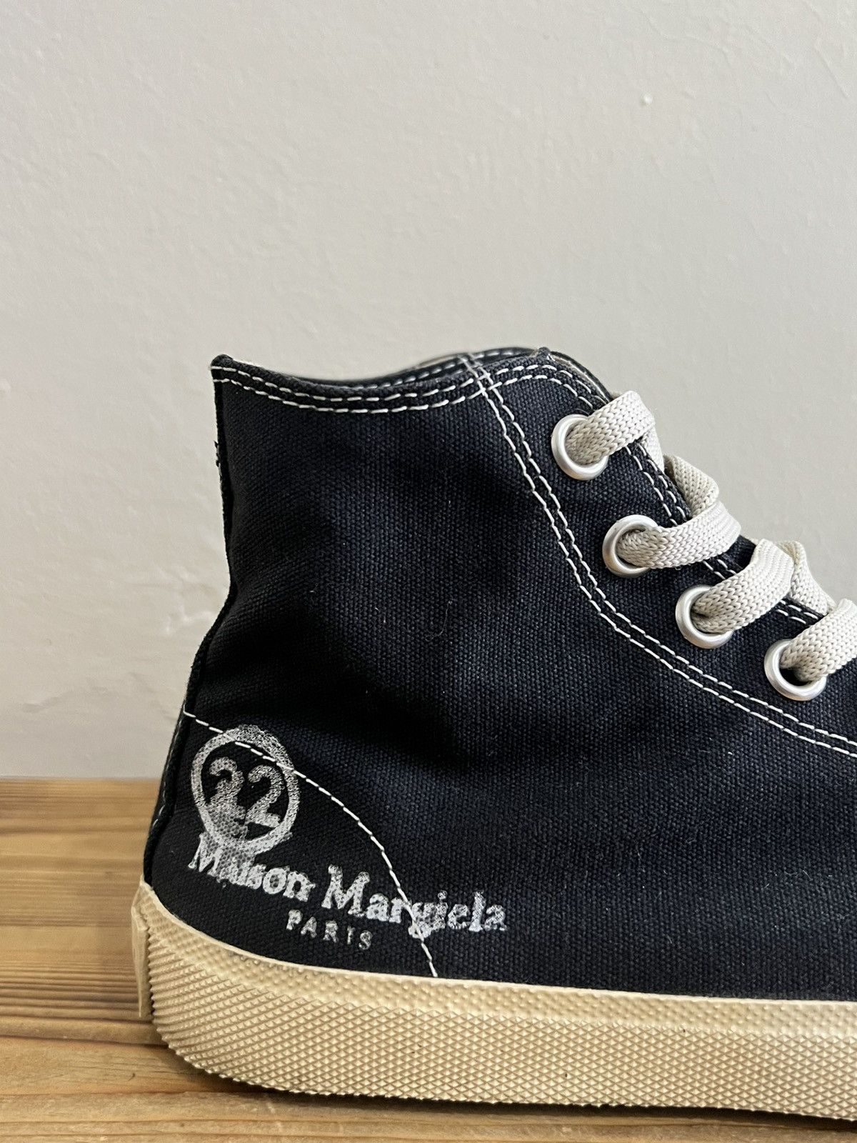 Maison Margiela Maison Margiela Canvas Tabi Hightop Sneakers Size US 7 / IT 37 - 10 Thumbnail
