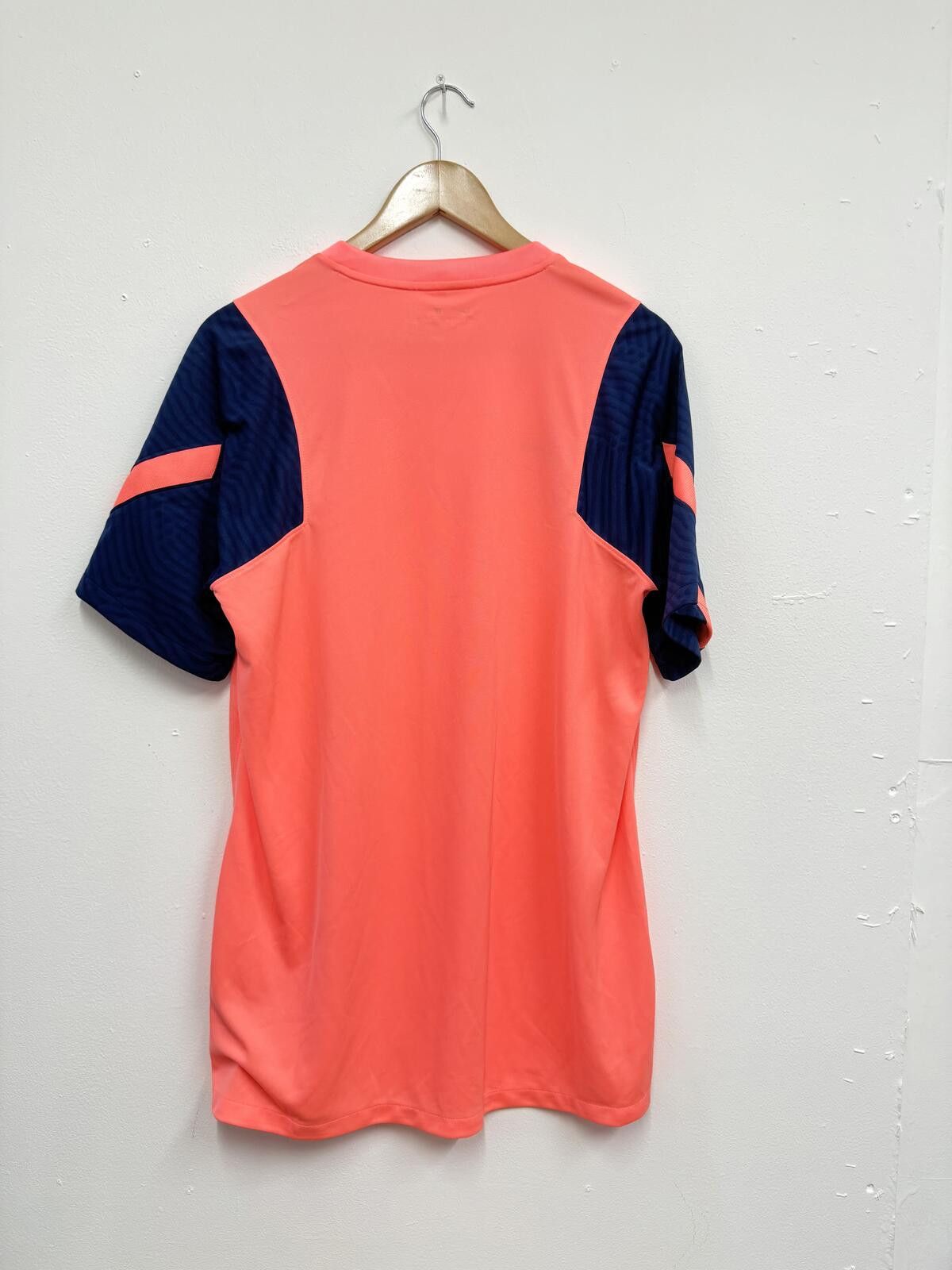 Other Nike T-shirt in size L Size US L / EU 52-54 / 3 - 4 Thumbnail