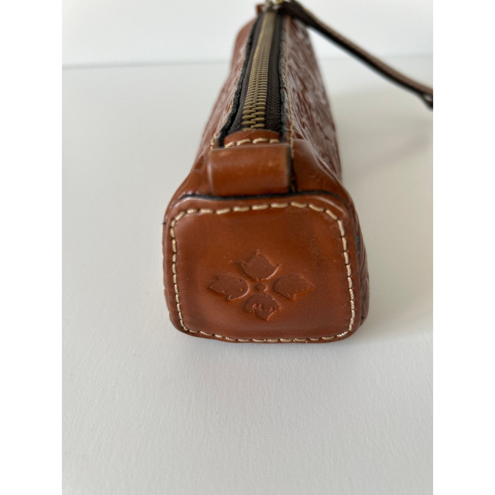 Patricia Nash Patricia Nash Embossed Leather Brown Pencil Case Size ONE SIZE - 7 Thumbnail