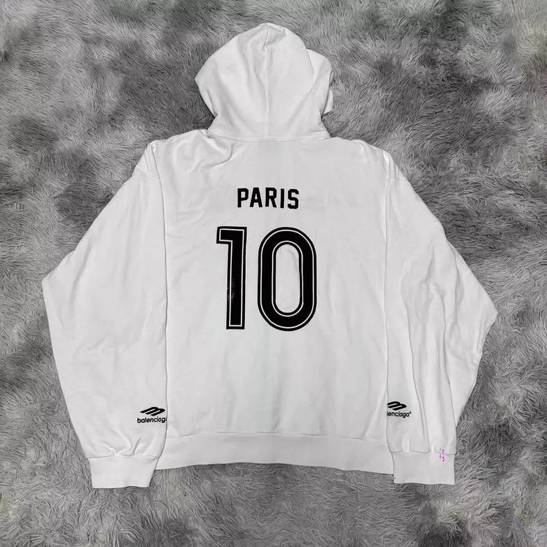 Balenciaga Balenciaga Embroidered Manchester United zipper sweater Size US L / EU 52-54 / 3 - 7 Thumbnail