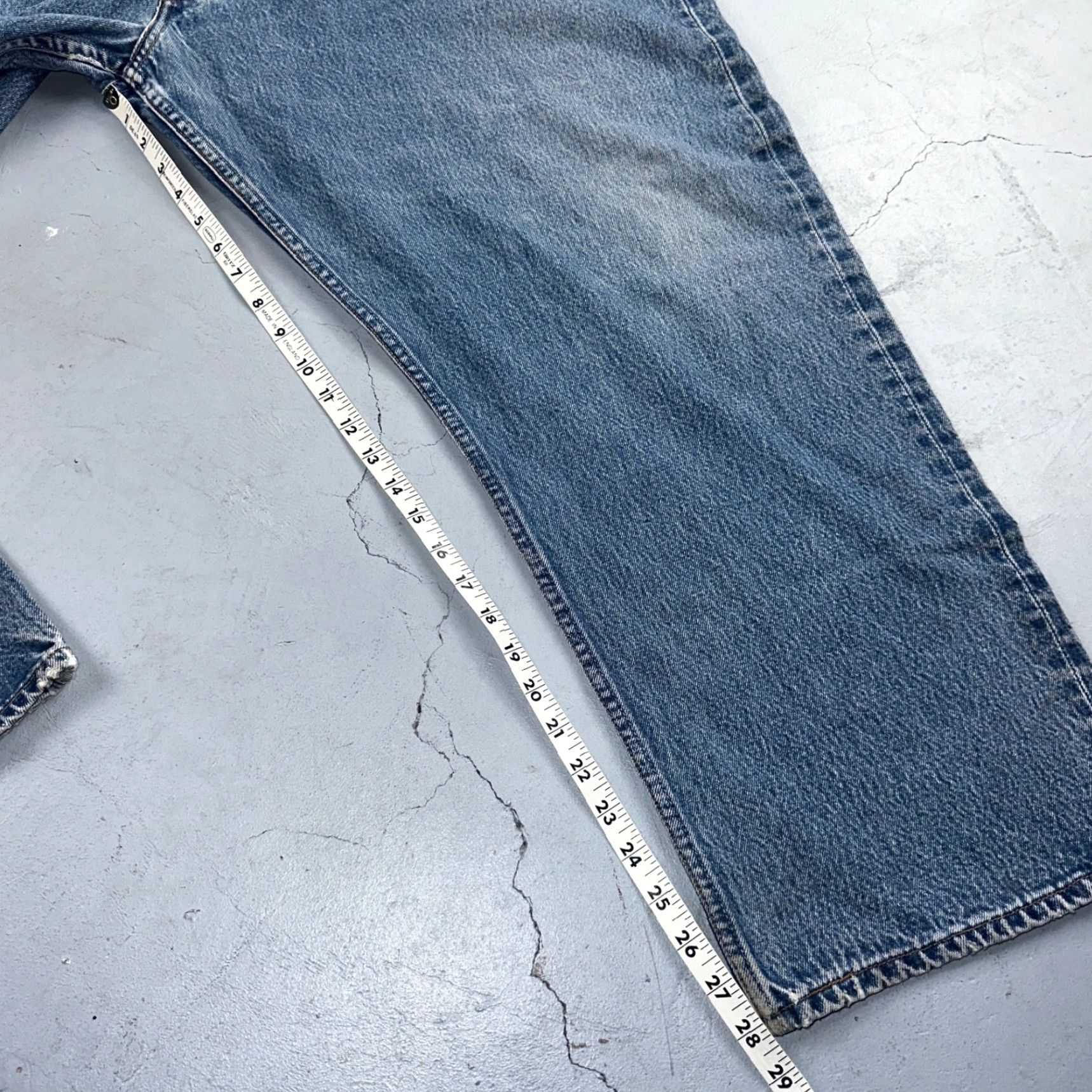 Levi's VINTAGE Levi's 501 Jeans Men 56 Regular Mid Rise Straight Leg Light Wash Denim 90s USA Size US 40 / EU 56 - 5 Thumbnail