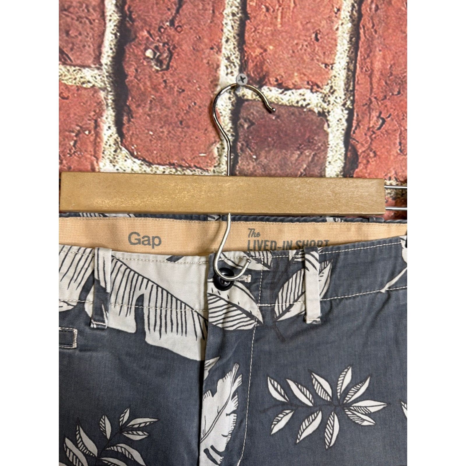 Gap VINTAGE Gap KHAKIS Lived In Shorts Blue White Hawaiin Mens 36 Preppy Size US 36 / EU 52 - 2 Thumbnail