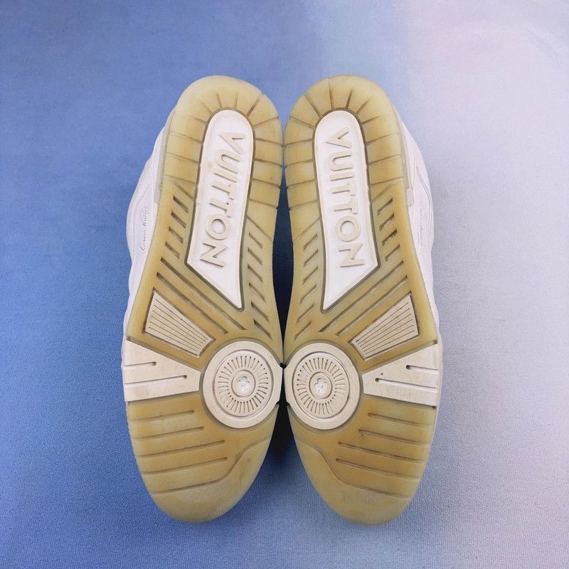 Louis Vuitton Louis Vuitton Trainer Low Top Sneakers in White - Size US 10.5 / EU 43-44 - 1 Thumbnail