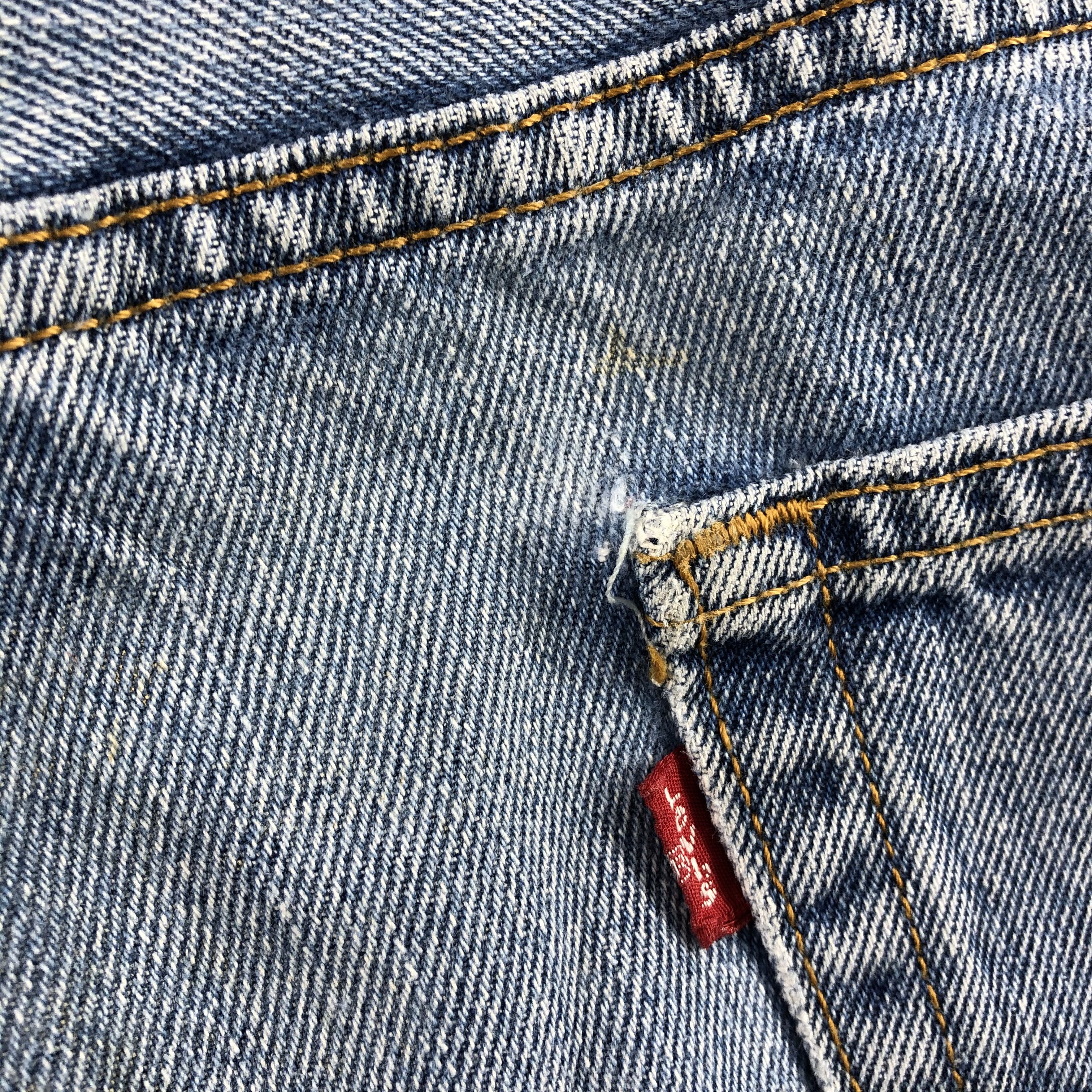 Levi's Vintage Blue Wash Levis 550 Jeans-J2003 Size US 35 - 8 Thumbnail