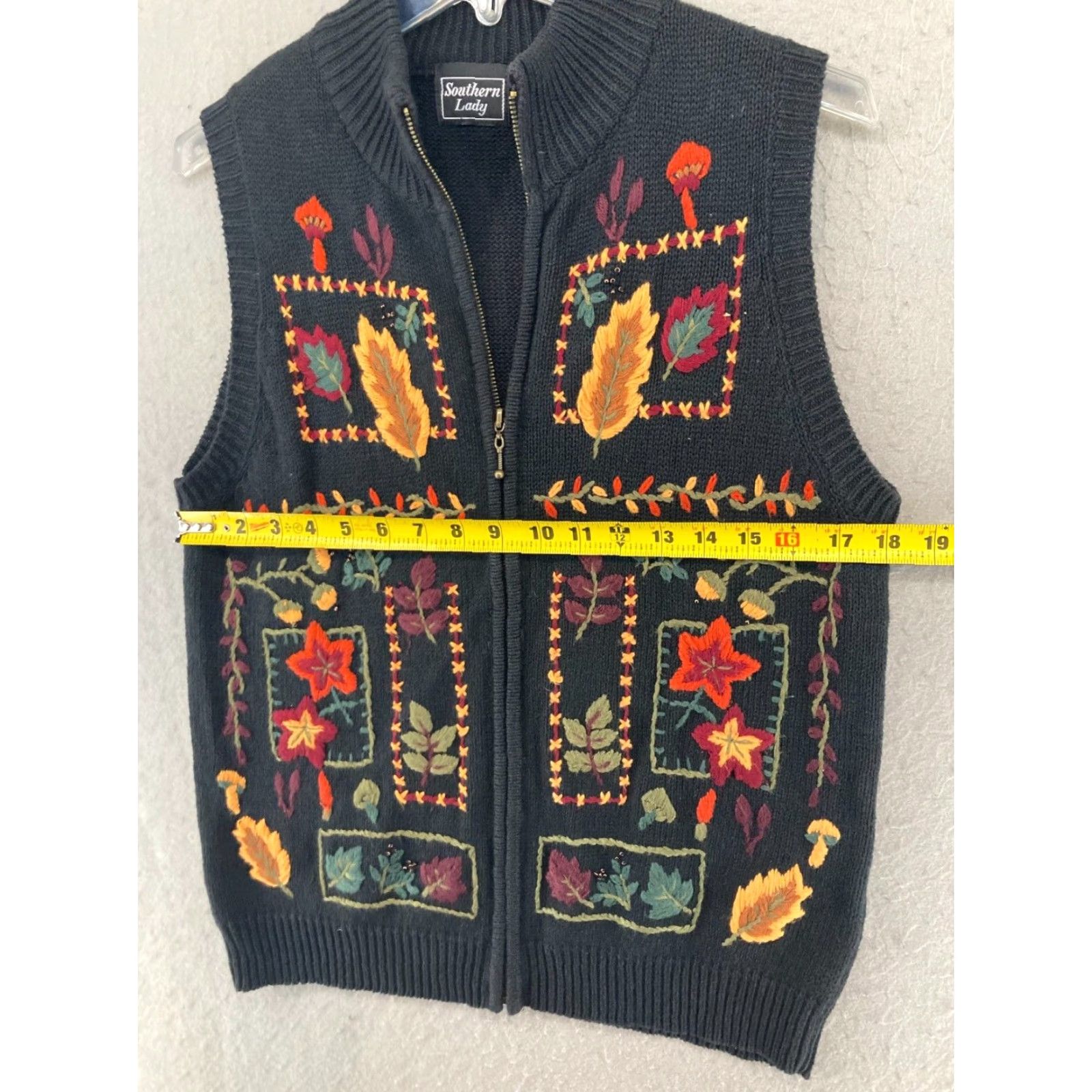 Vintage VINTAGE Southern Lady Womens Vest Sweater Large Black Geometric Fall Leaves Mushrooms 90s Womens Size L / US 10 / IT 46 - 2 Thumbnail