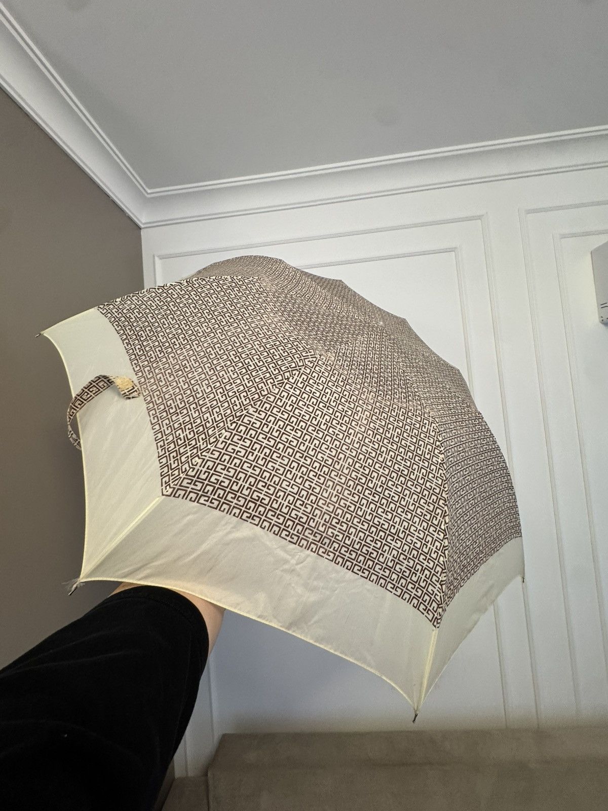 Givenchy 80s 90s VTG GIVENCHY REAL RUSTY MONOGRAM UMBRELLA Size ONE SIZE - 6 Thumbnail