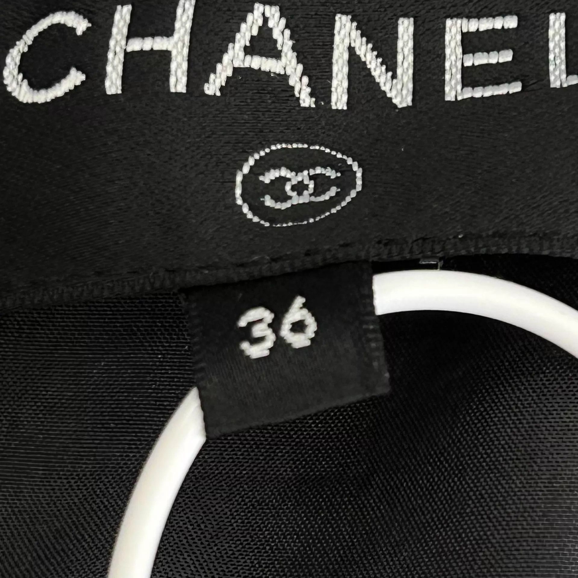 Chanel Chanel 22K Houndstooth Black Gray Button Logo Skirt Size 26" / US 2 / IT 38 - 5 Thumbnail