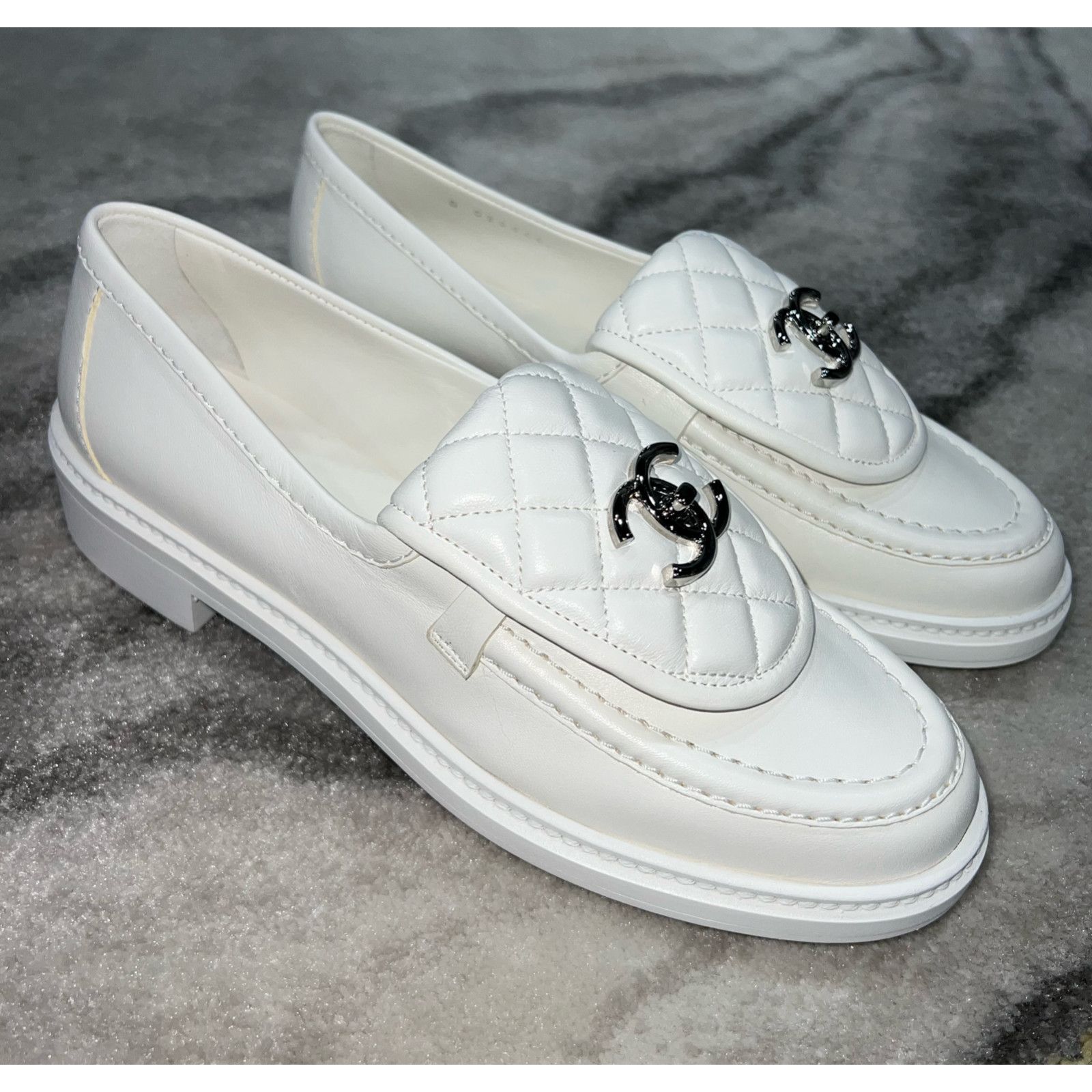 22P Quilted Flap Turnlock CC Mule Slip On Flat Loafer 36.5