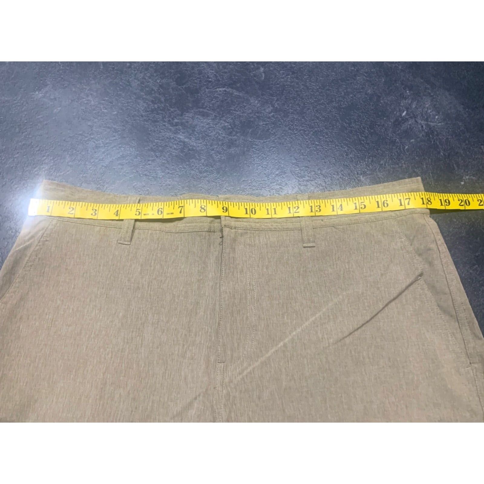 Vintage 32 Degrees Men's Khaki Shorts Size 34 Waist Regular Fit Stretch Chino Performance Golf Walking Beige Size US 34 / EU 50 - 5 Thumbnail