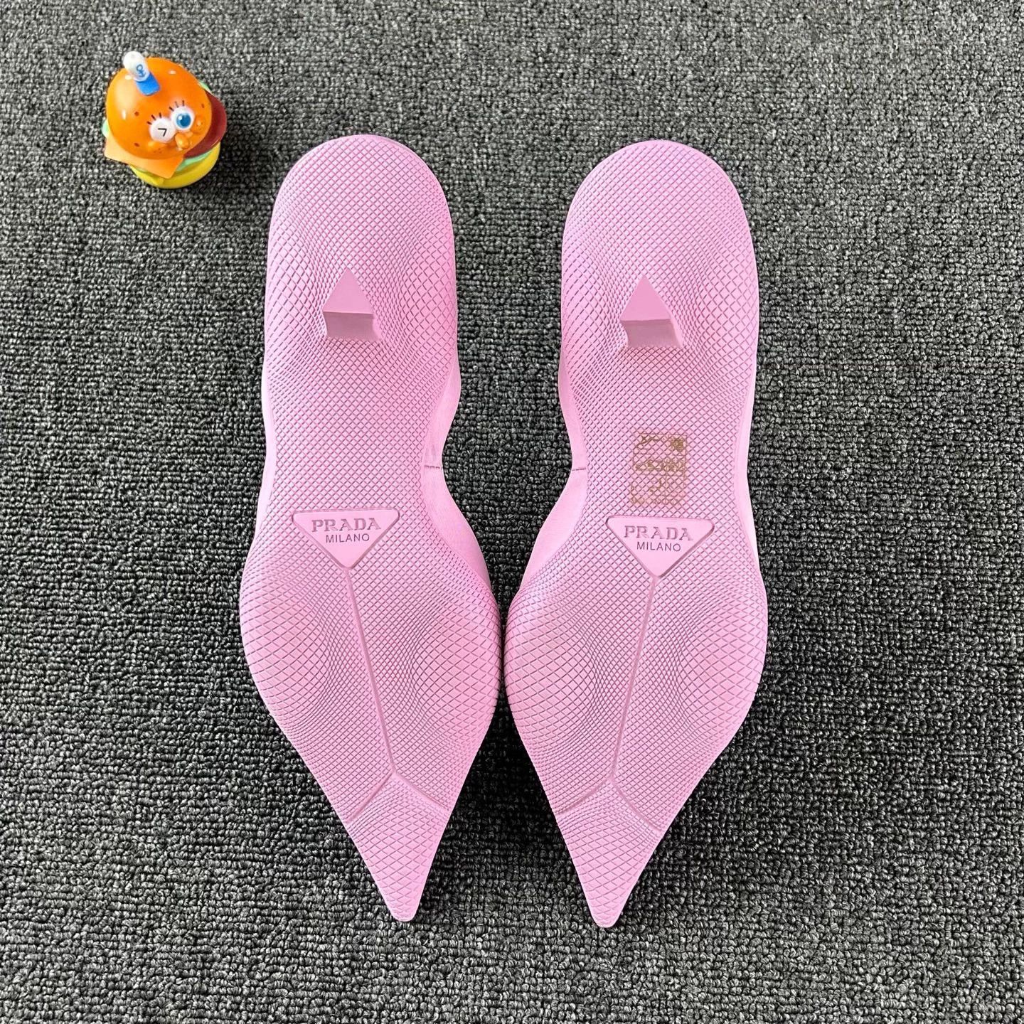 Prada Prada Pointed Toe Triangle Logo Kitten Heels US 38 Size US 7 / IT 37 - 6 Thumbnail