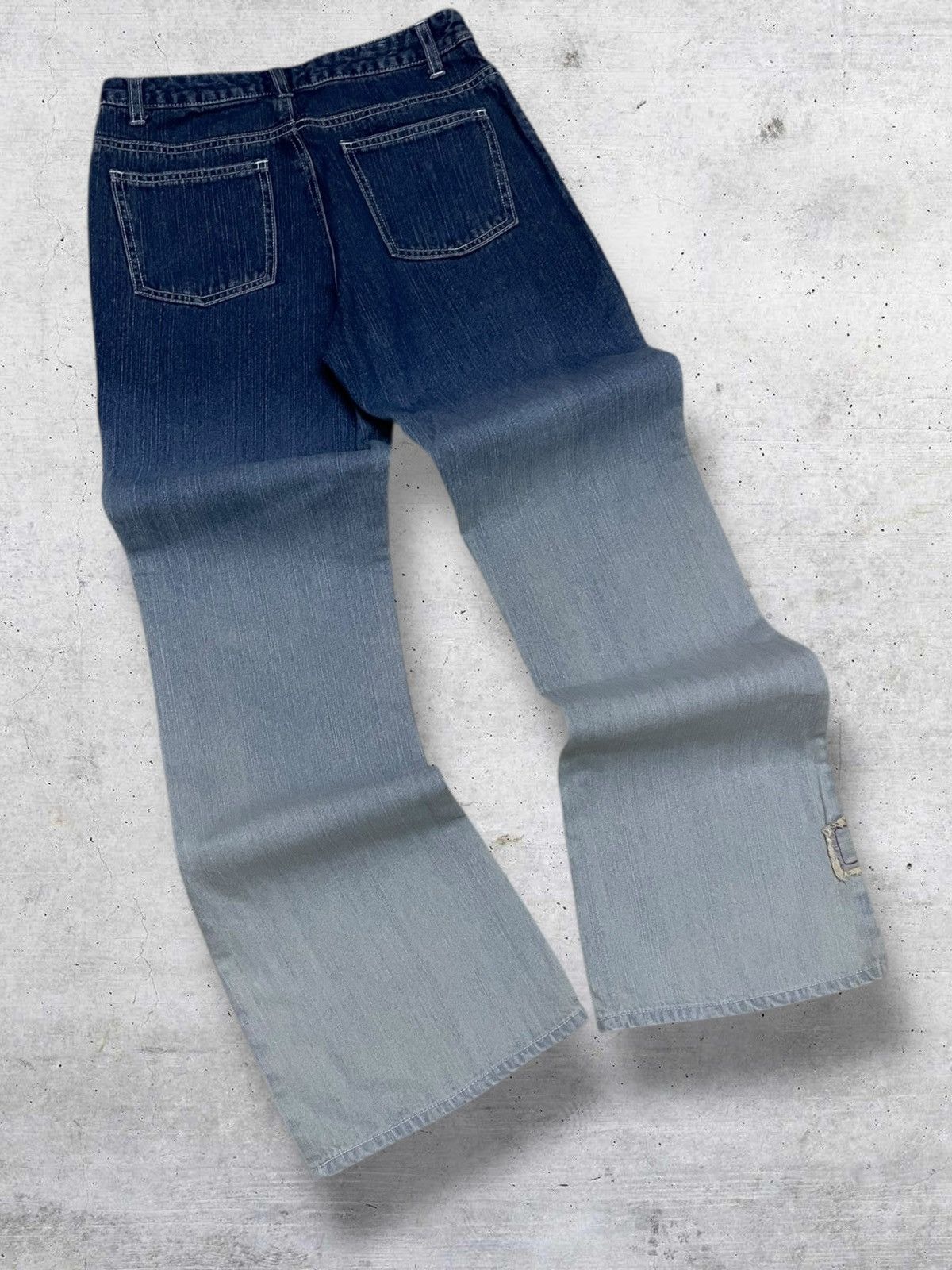 VINTAGE JAPAN 90S FLORA APPLIQUE FLARED ARTSY TWIST DENIM
