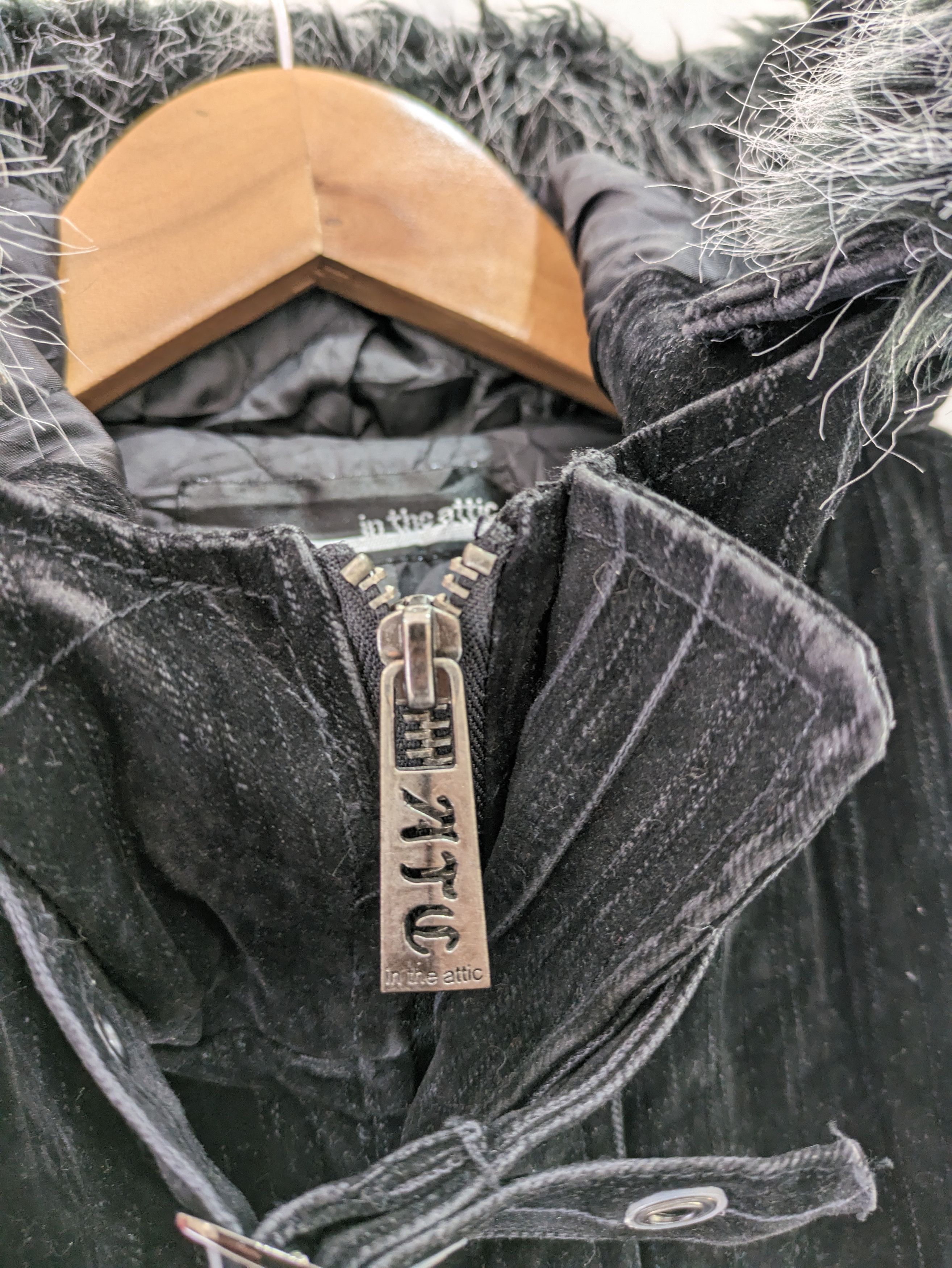 If Six Was Nine In The Attic - Velvet like Fur Hoodie Jacket Size US M / EU 48-50 / 2 - 7 Thumbnail
