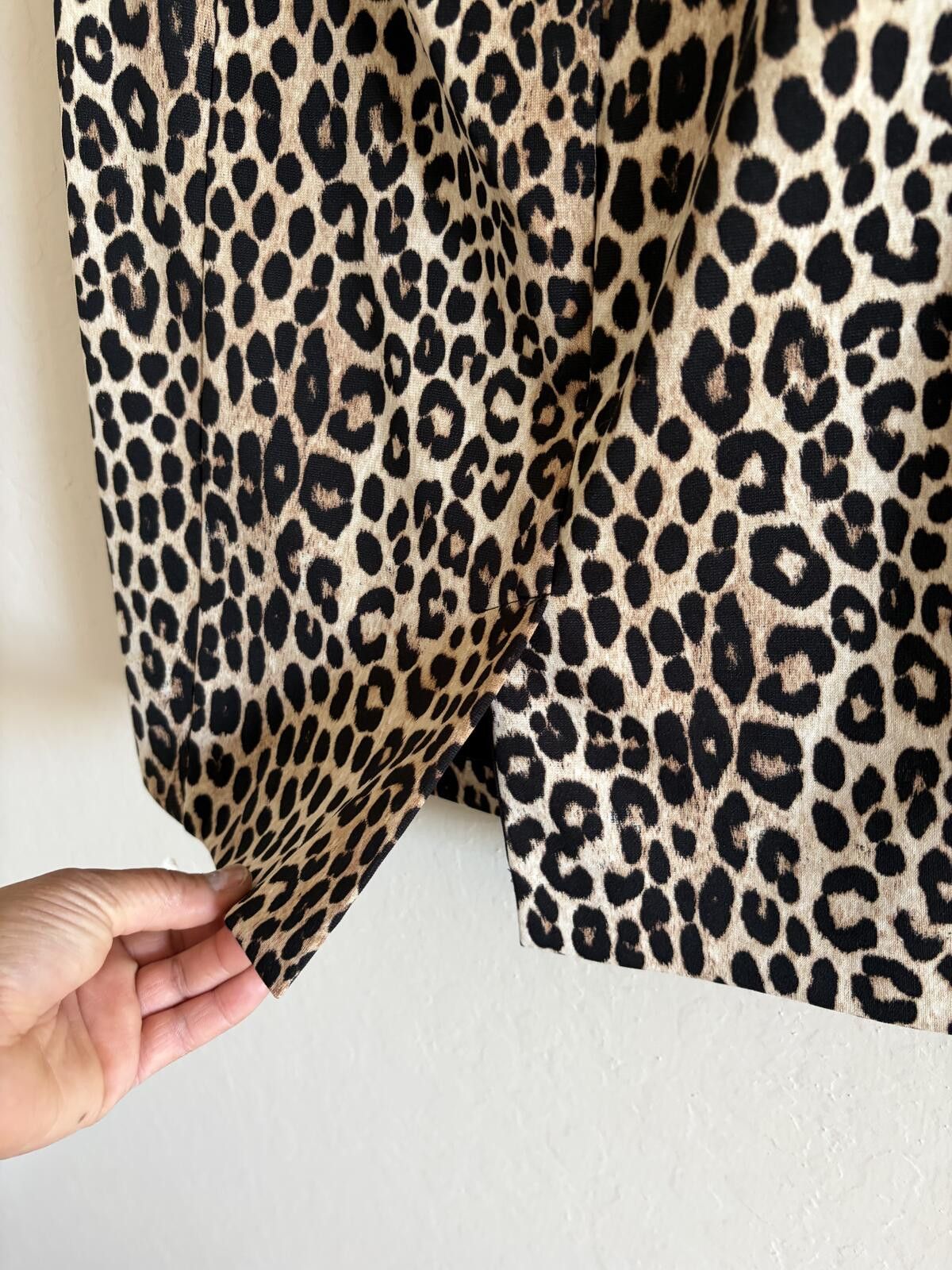 Michael Kors Michael Kors Cheetah print skirt Size 32" / US 10 / IT 46 - 8 Thumbnail