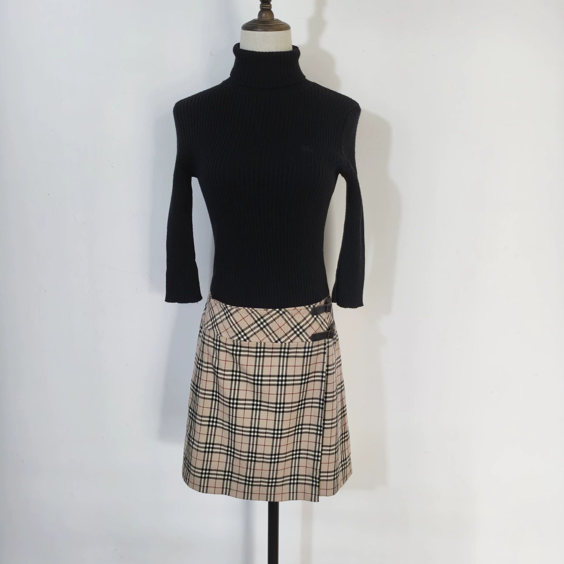 Burberry Vintage Burberry Turtleneck Dress - dmc Size US 38 / EU 54 - 1 Thumbnail