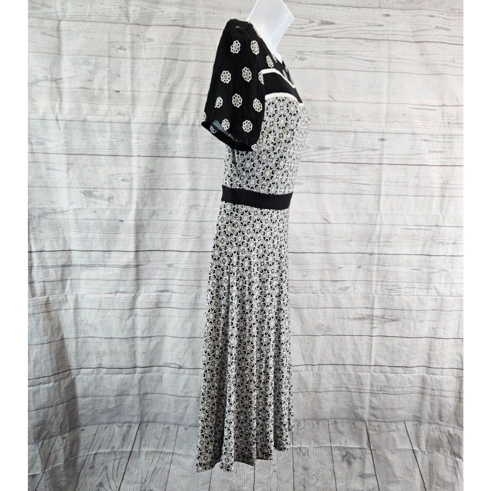 Loft LOFT Ann Taylor Womens Printed Dress Sleeve Short Black White A-Line Rayon Size 4 Size 27" / US 4 / IT 40 - 3 Thumbnail