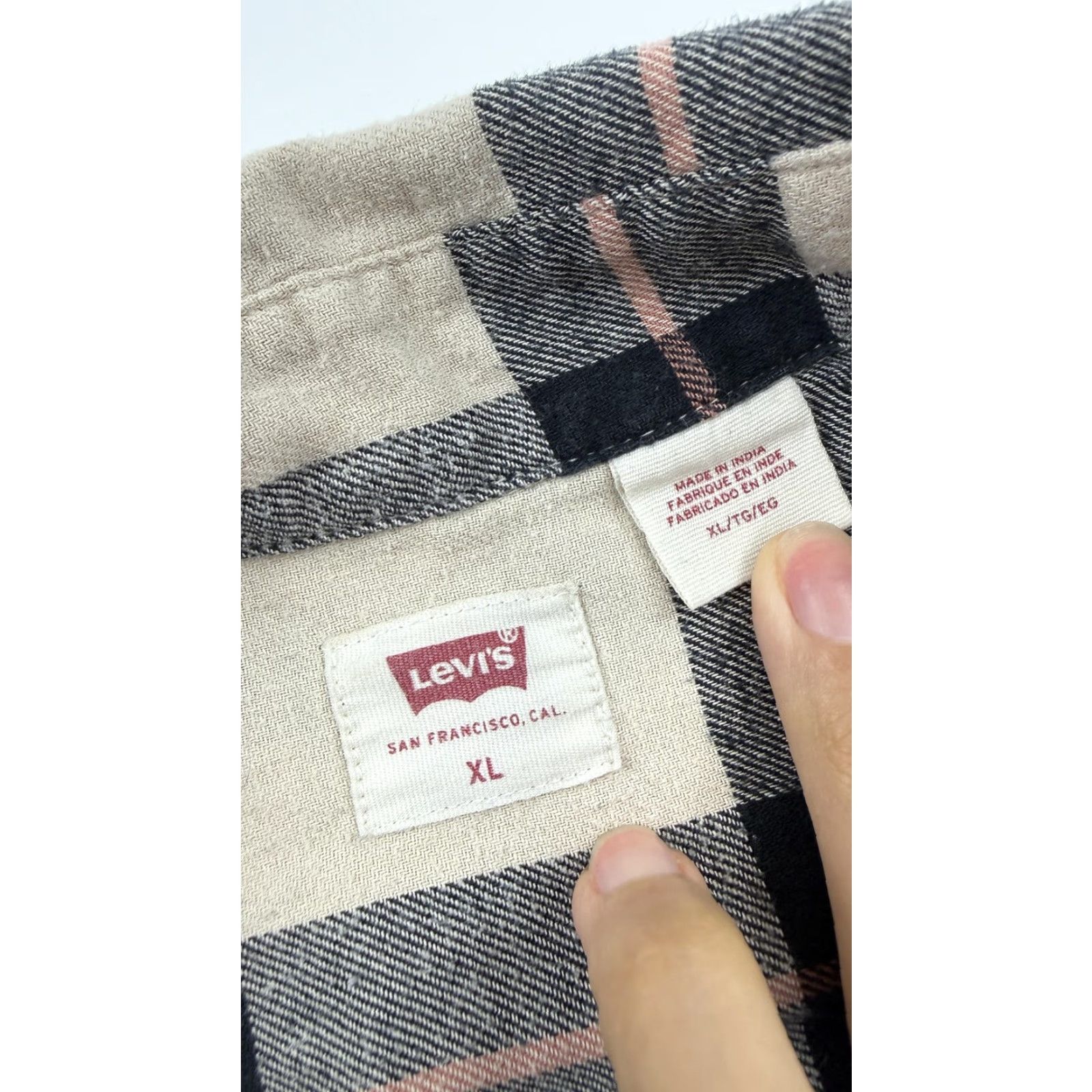 Levi's Levi's Shirt Women's XL Beige & Black Plaid Flannel Button-Down Long Sleeve Cotton Size XL / US 12-14 / IT 48-50 - 5 Thumbnail