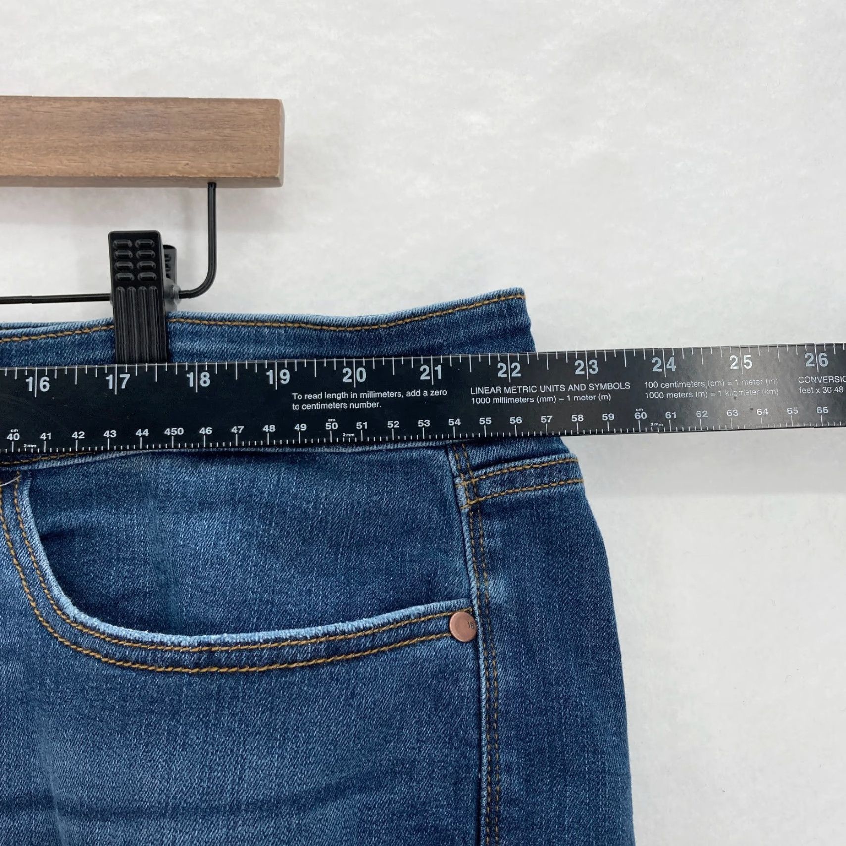 Denime Judy Blue Shorts Women's 24W Slit Cut-Off Denim Distressed Stretch Blue Relaxed Fit 5-Pocket Casual/Workwear Size 42" / US 20 - 6 Thumbnail