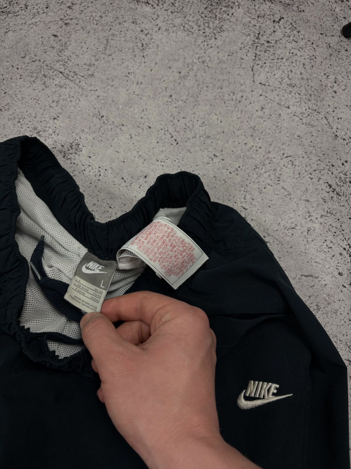Nike Nike drill nylon sport pants , vintage logo , zip hill Size US 34 / EU 50 - 3 Thumbnail