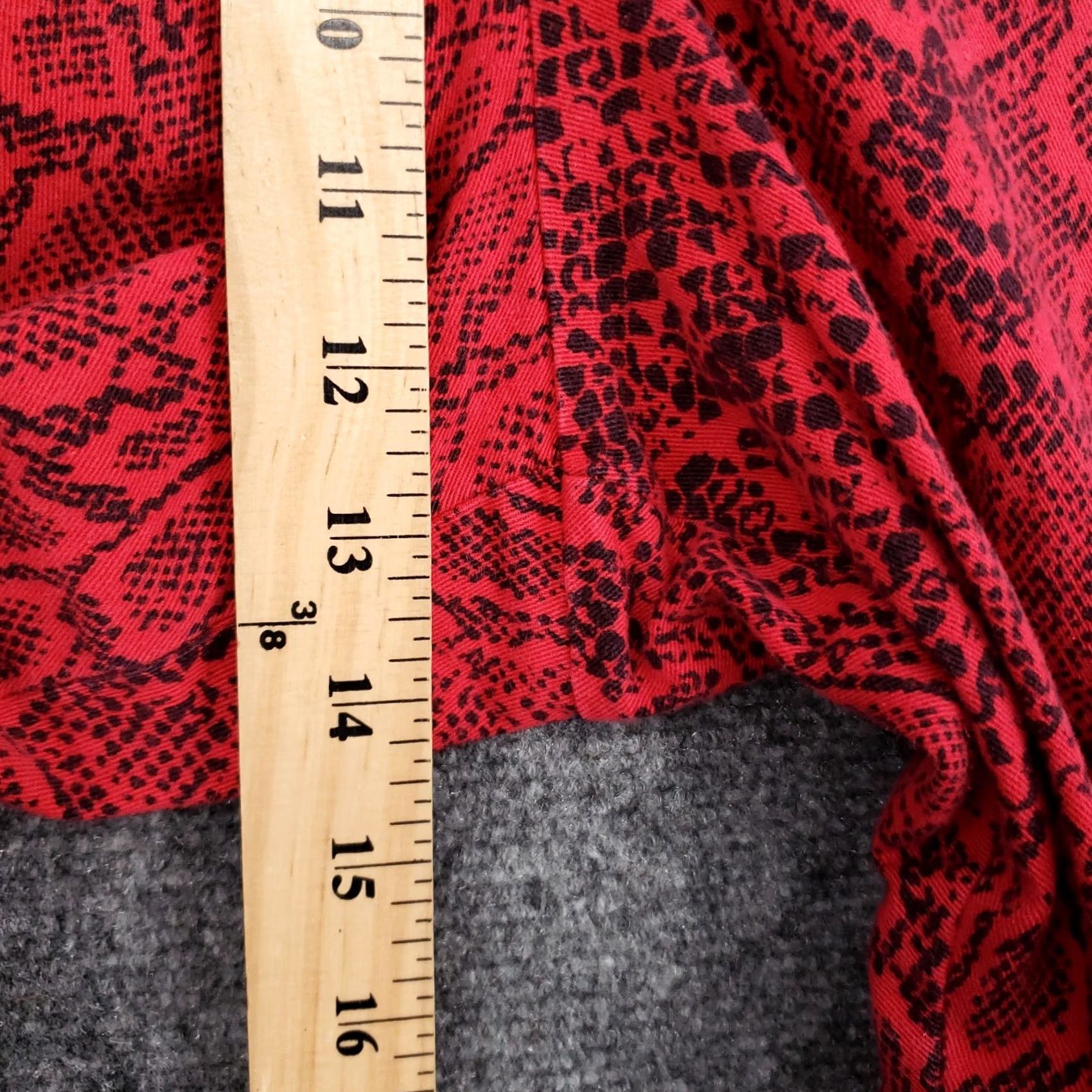 Vintage Chicos Pants Women 16 Red Cropped High Rise Animal Print Snakeskin Pockets Stretch Size 38" / US 16 / IT 52 - 7 Thumbnail