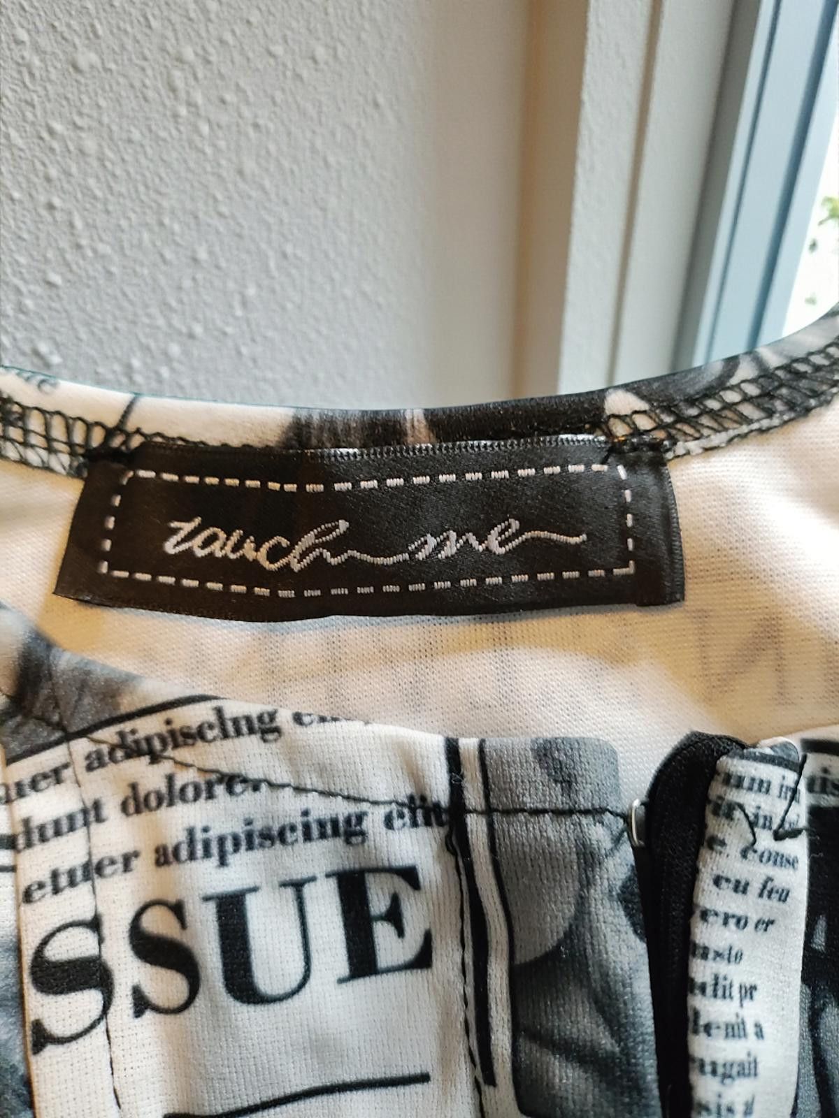 Other Touch Me Women's Newspaper Print Crop Top Size Small Size S / US 4 / IT 40 - 6 Thumbnail