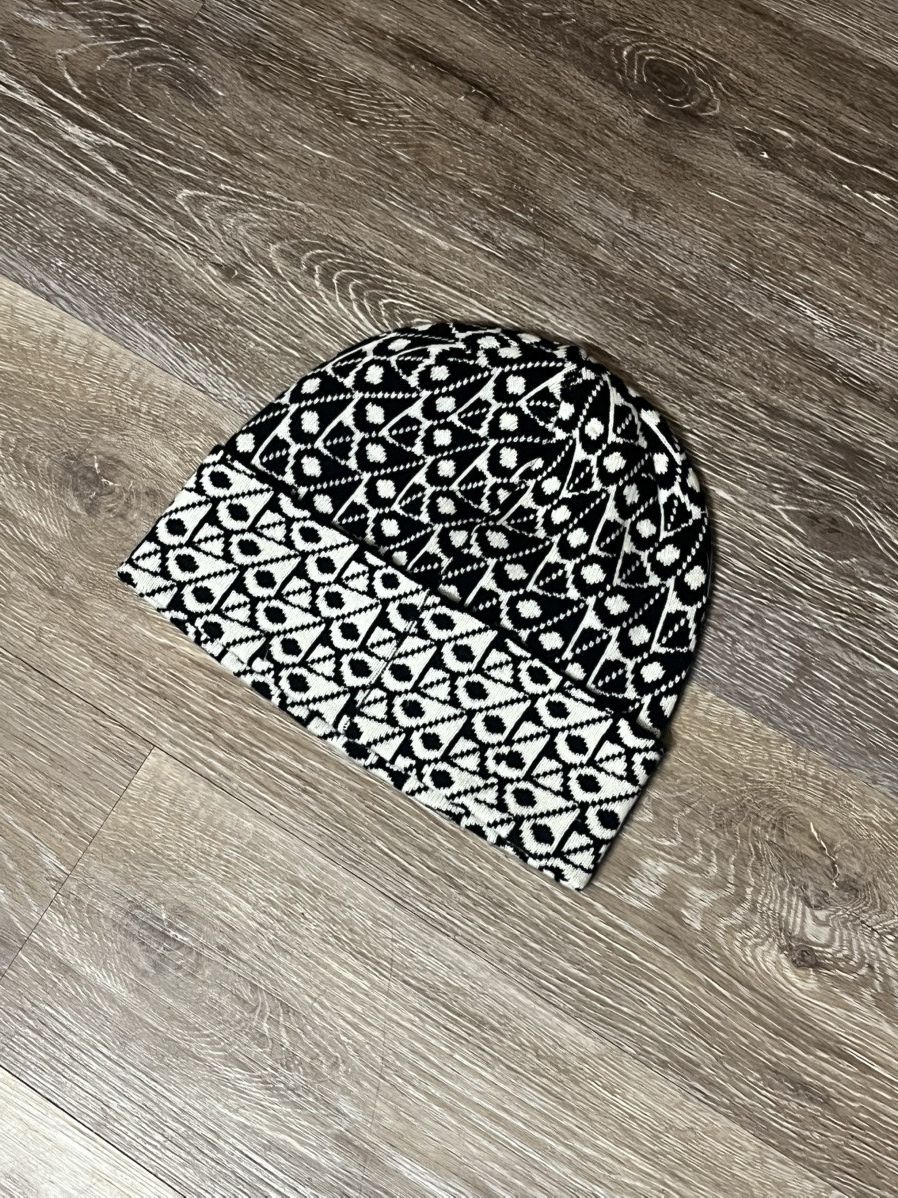 Moose Knuckles Black/White Monogram Beanie Size ONE SIZE - 1 Thumbnail