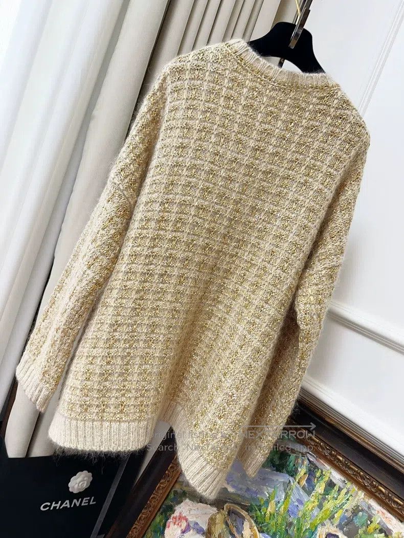 Valentino Valentino Crewneck knitted top with beige gold embroidered Size M / US 6-8 / IT 42-44 - 2 Thumbnail