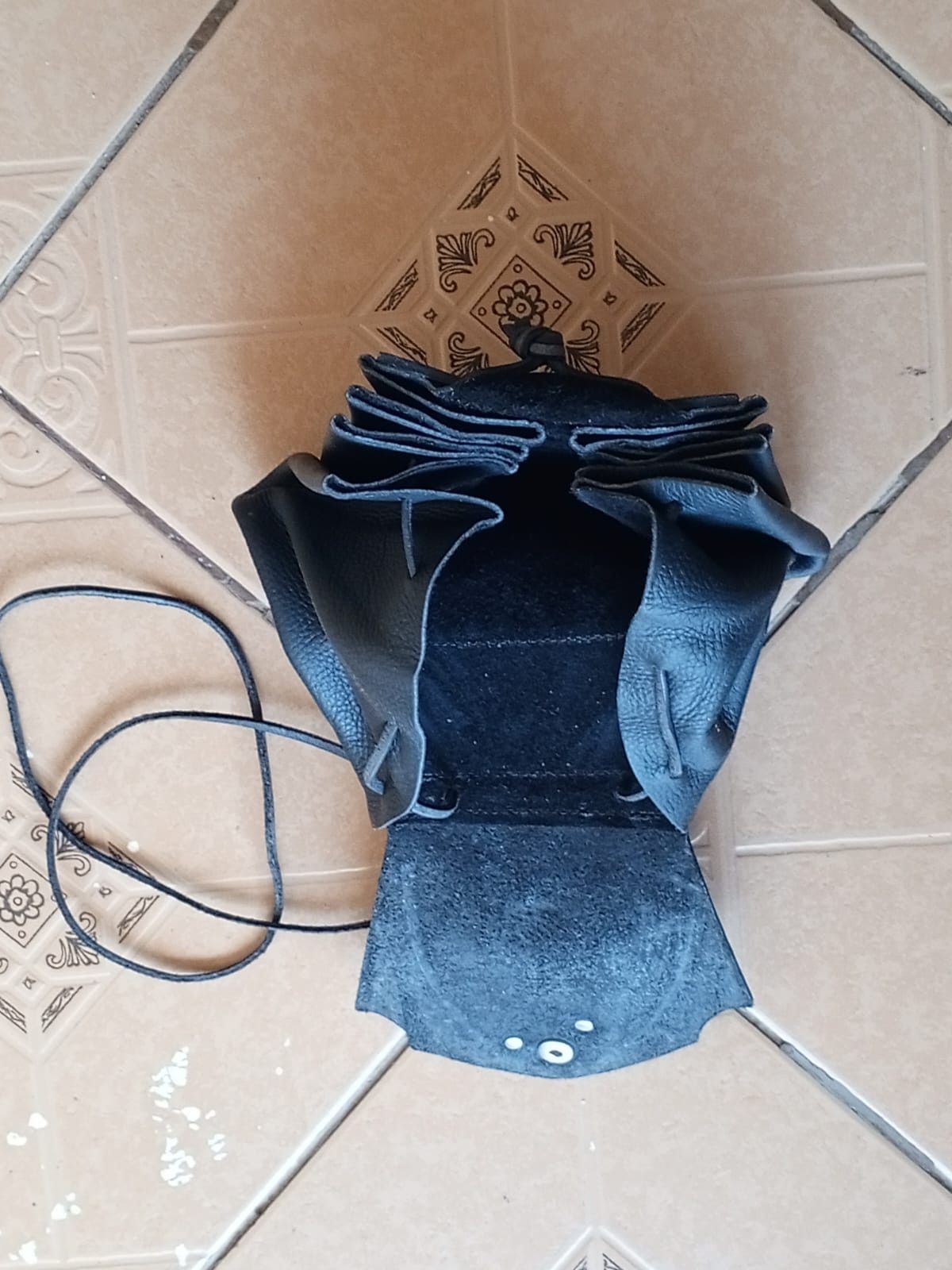 Other Leather Crossbody Bag – Pre-Owned Classic Black Phone Pouch Size ONE SIZE - 8 Thumbnail