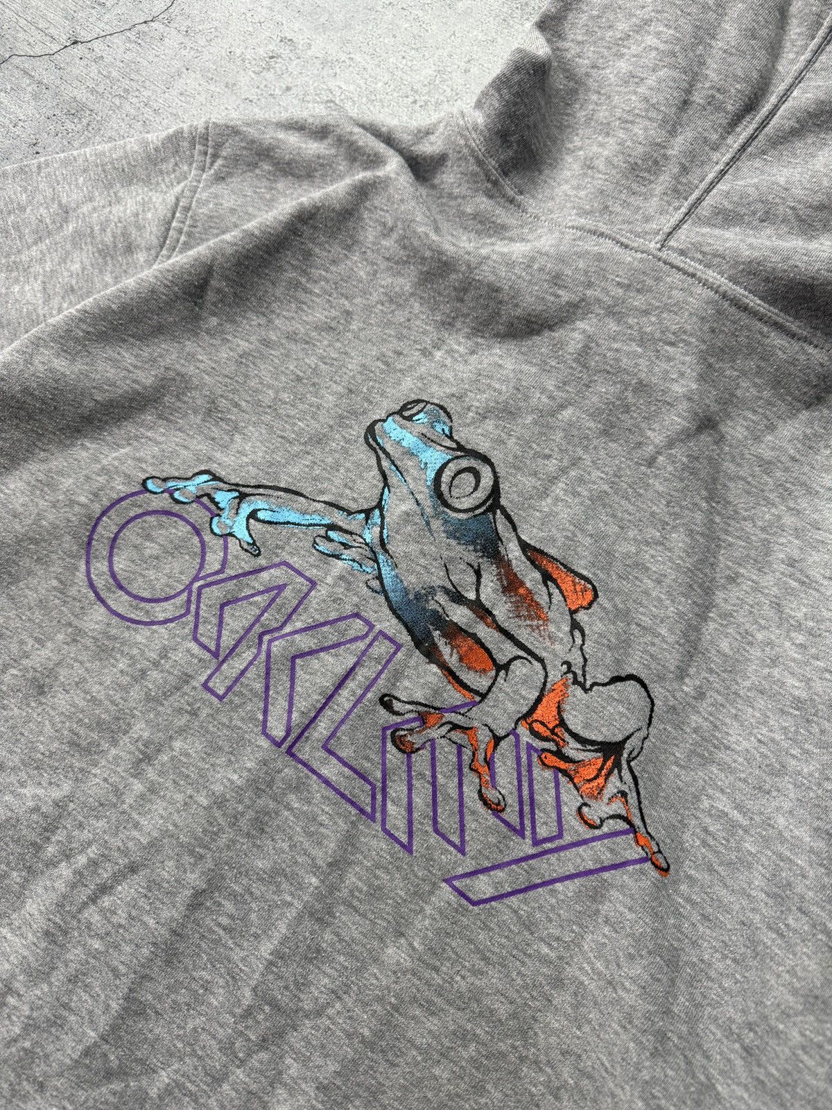 Oakley Vintage Oakley Zip Hoodie Size US L / EU 52-54 / 3 - 5 Thumbnail