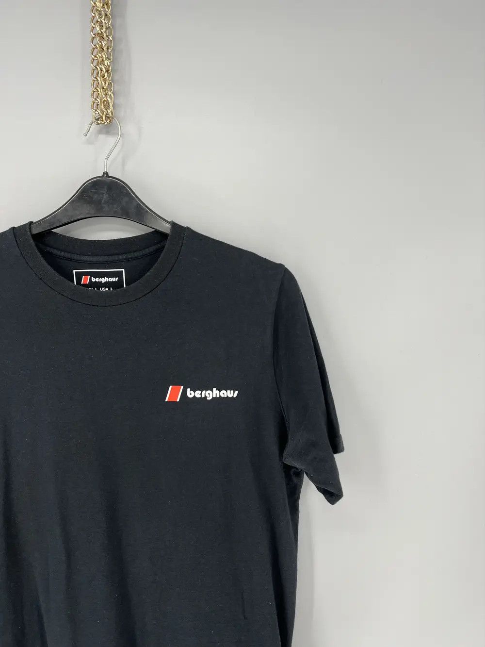 Berghaus Vintage Berghaus T-shirt outdoor hiking Big logo Size US L / EU 52-54 / 3 - 5 Thumbnail