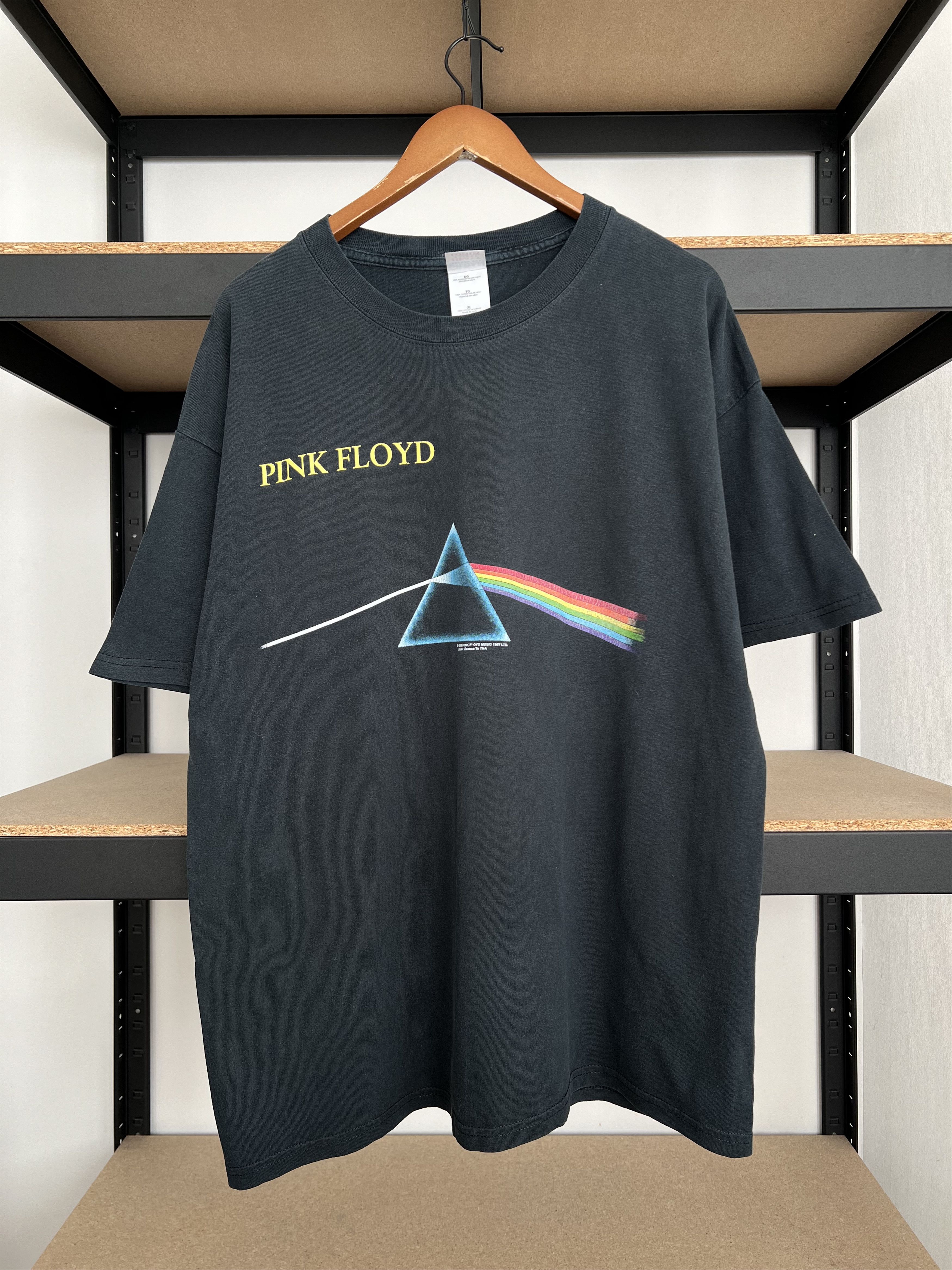Band Tees Vintage 2000s Pink Floyd The Dark Side of the Moon Reprint Size US XL / EU 56 / 4 - 1 Thumbnail